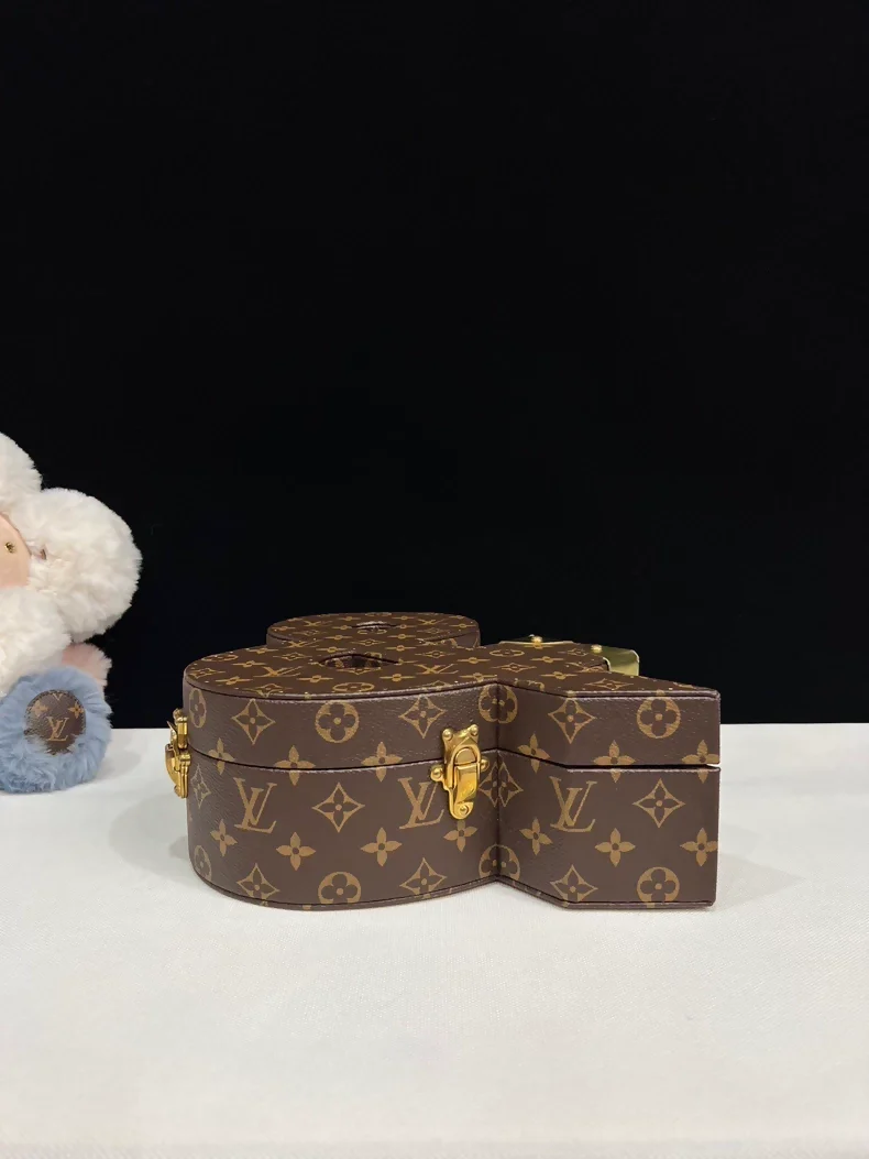 Louis Vuitton Letter Trunk & bag - Image 5