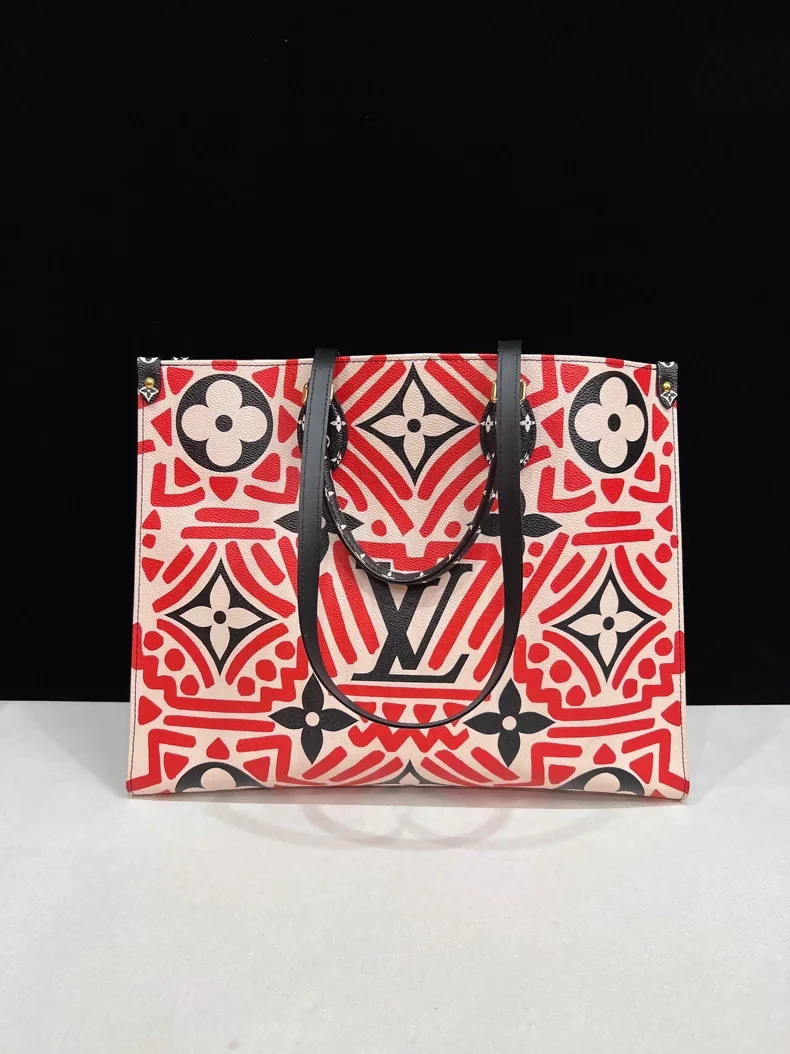 Louis Vuitton Monogram Giant Crafty Onthego GM - Image 2