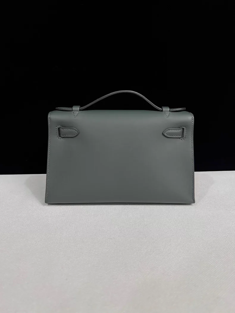 Hermes Kelly Pochette Vert mangrove swift leather with Light Gold hardware - Image 2