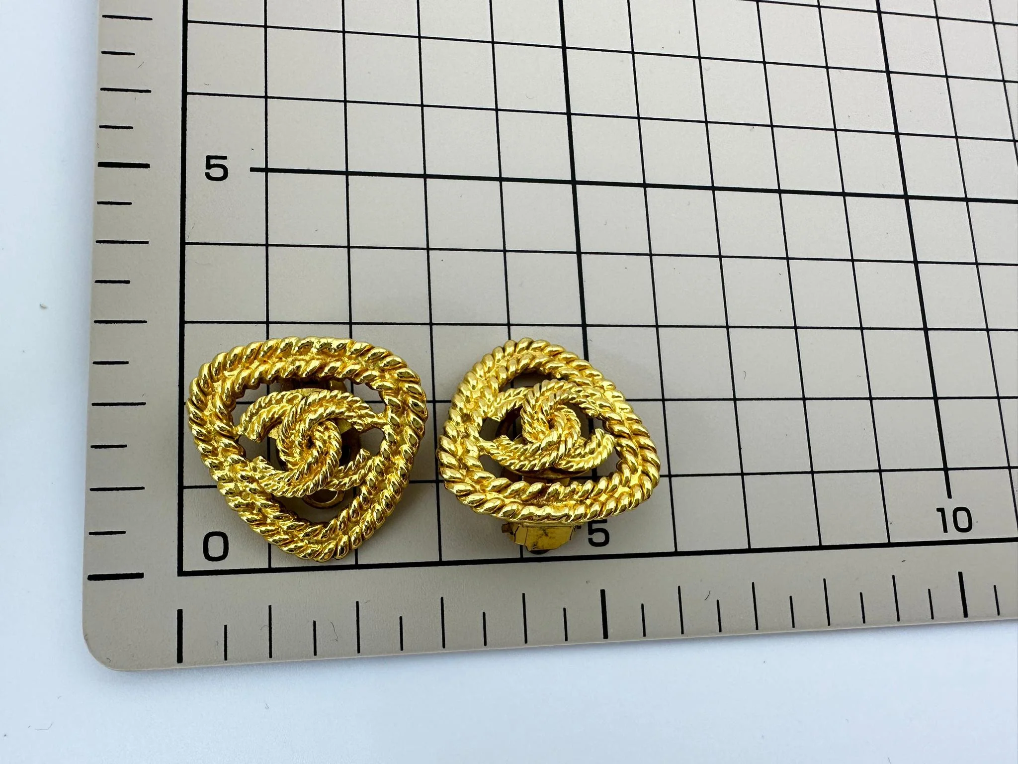 1991 Chanel Vintage Triangular Gold Plated Earrings - Image 11