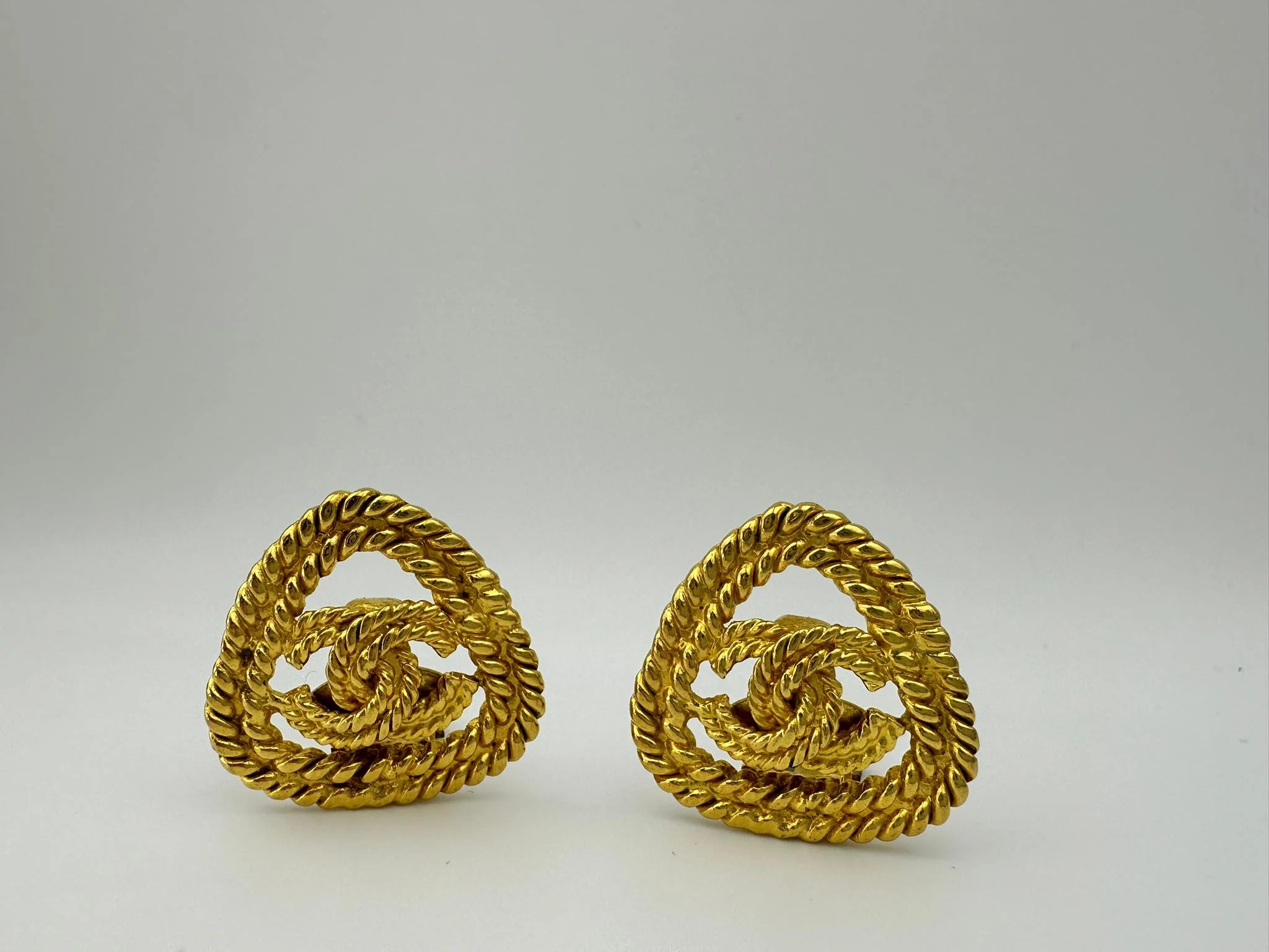 1991 Chanel Vintage Triangular Gold Plated Earrings - Image 9