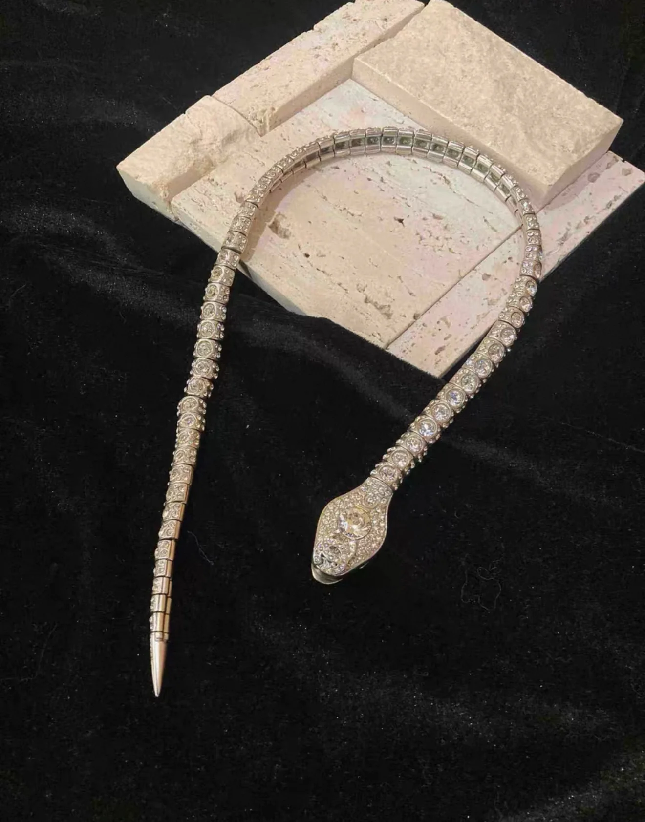 2008 Chanel full-diamond snakehead necklace choker - Image 2