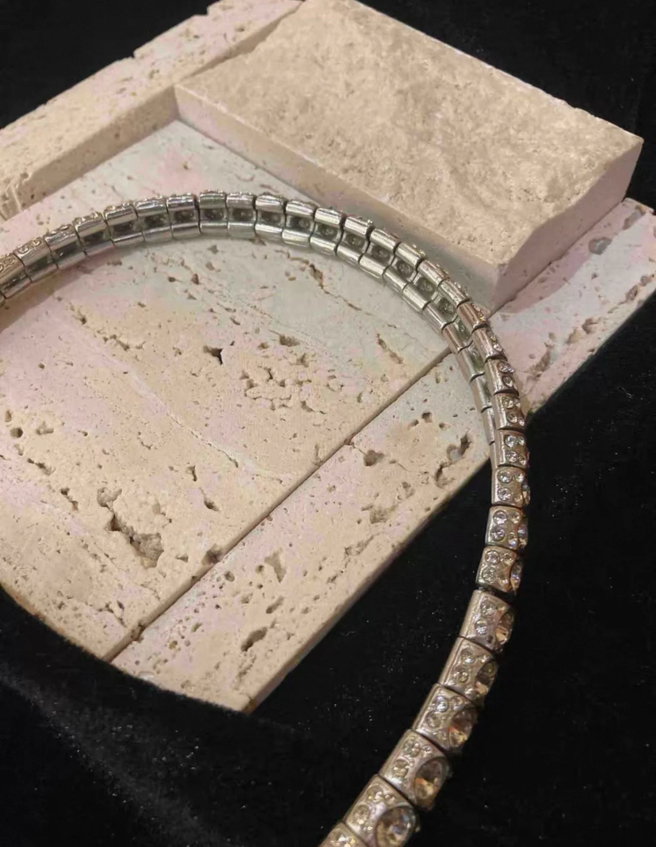 2008 Chanel full-diamond snakehead necklace choker - Image 3