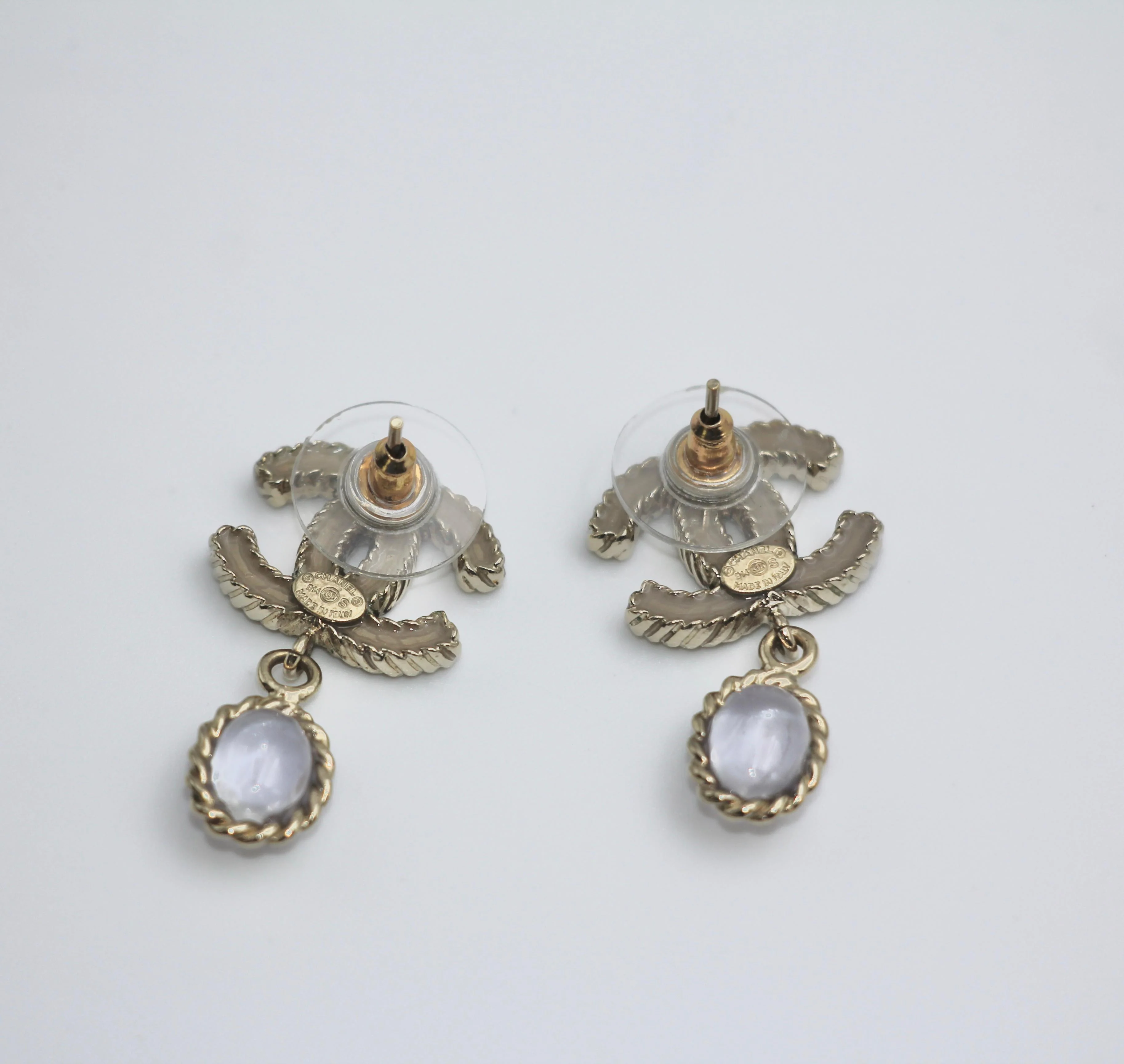 2014 Lilac Pendant Chanel Resin Earrings - Image 5