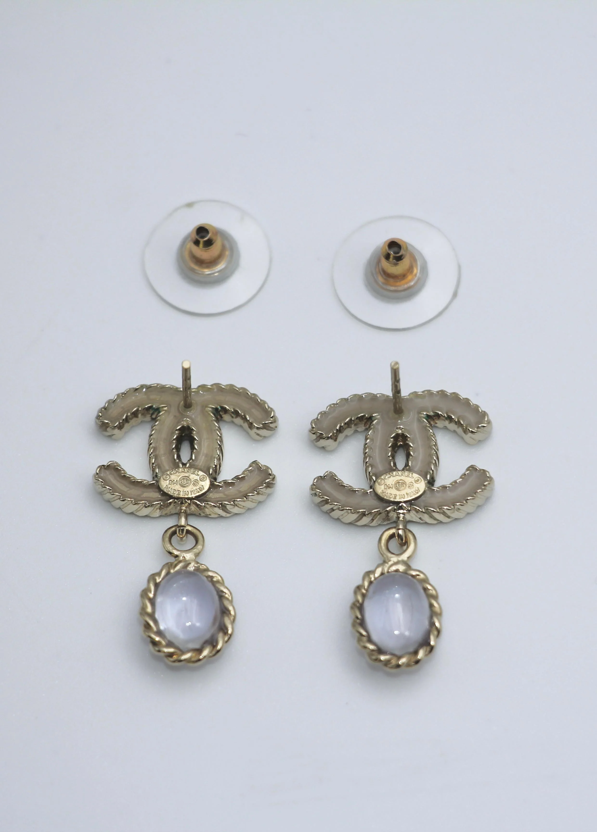 2014 Lilac Pendant Chanel Resin Earrings - Image 6