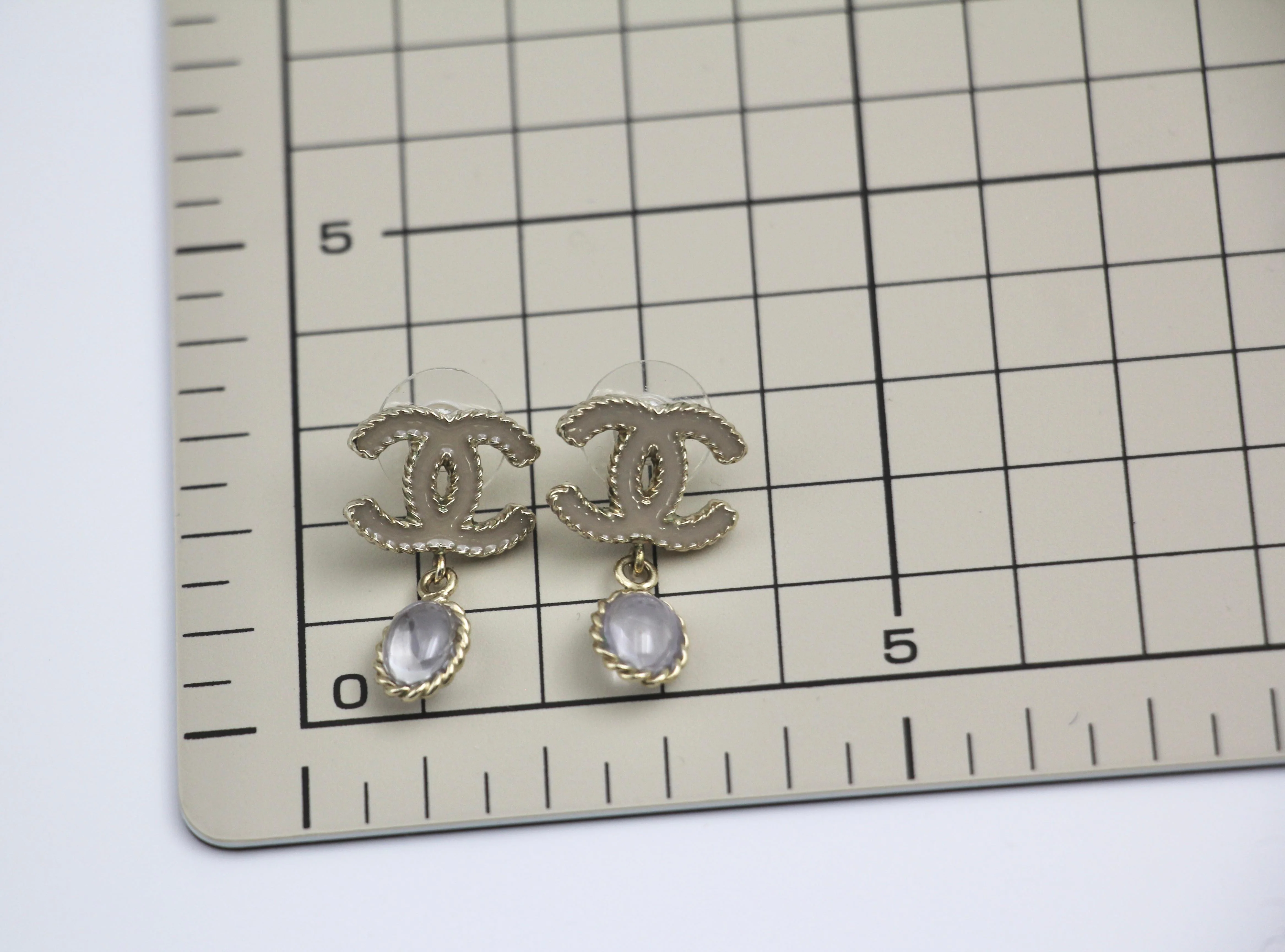 2014 Lilac Pendant Chanel Resin Earrings - Image 7