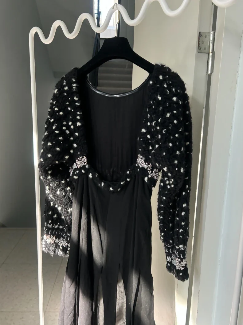 Chanel 2022 black embroidered silk dress - Image 2