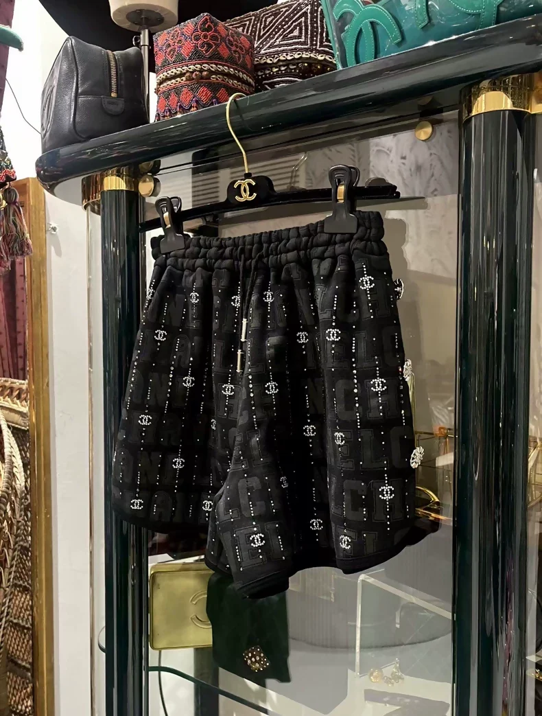 Chanel 23C black shorts - Image 2