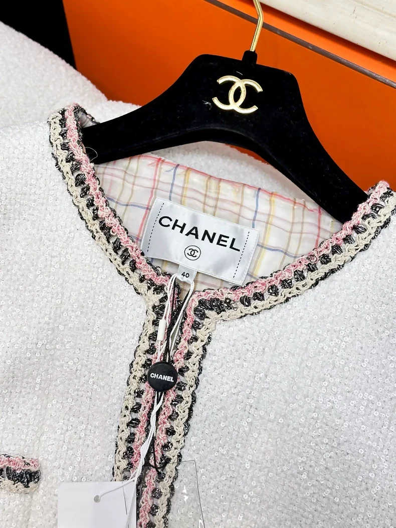 Chanel 20C white tweed jacket - Image 2