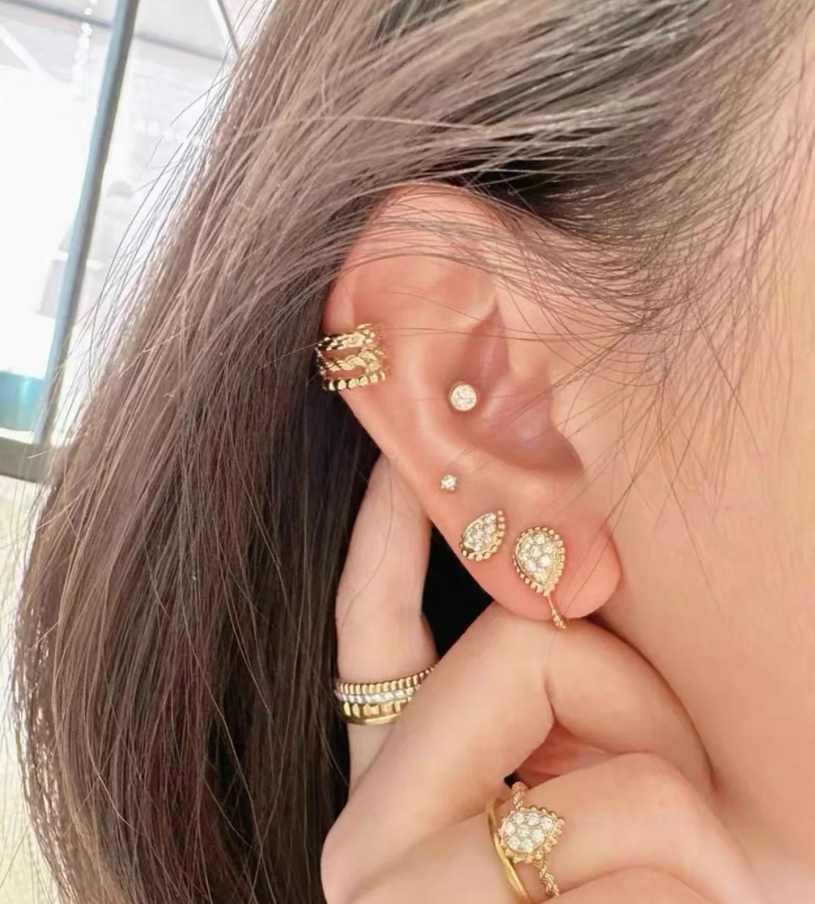 Boucheron Serpent Boheme Diamond 18k Gold Earrings - Image 4