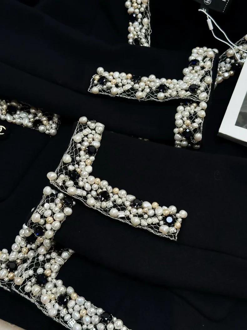 Chanel 20A black tweed & pearls jacket - Image 3
