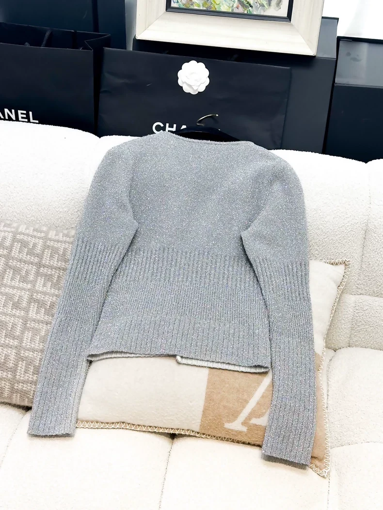 Chanel 22A silver cardigan - Image 3