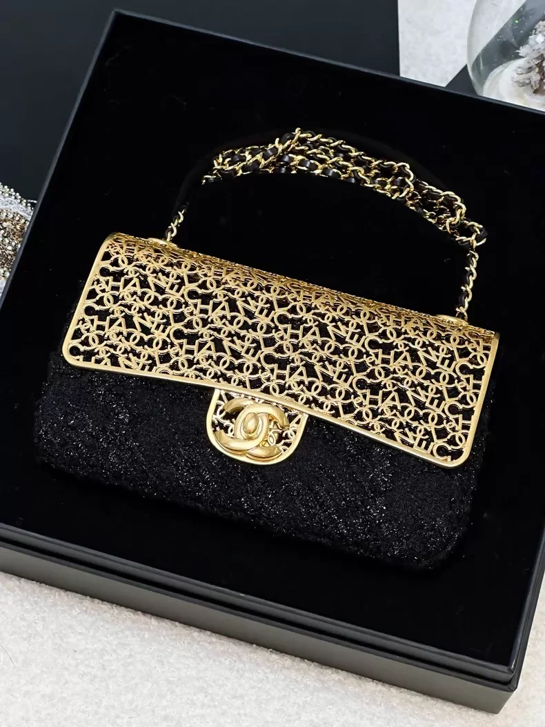 Chanel 22K black and gold metallic tweed CF chain evening bag - Image 2