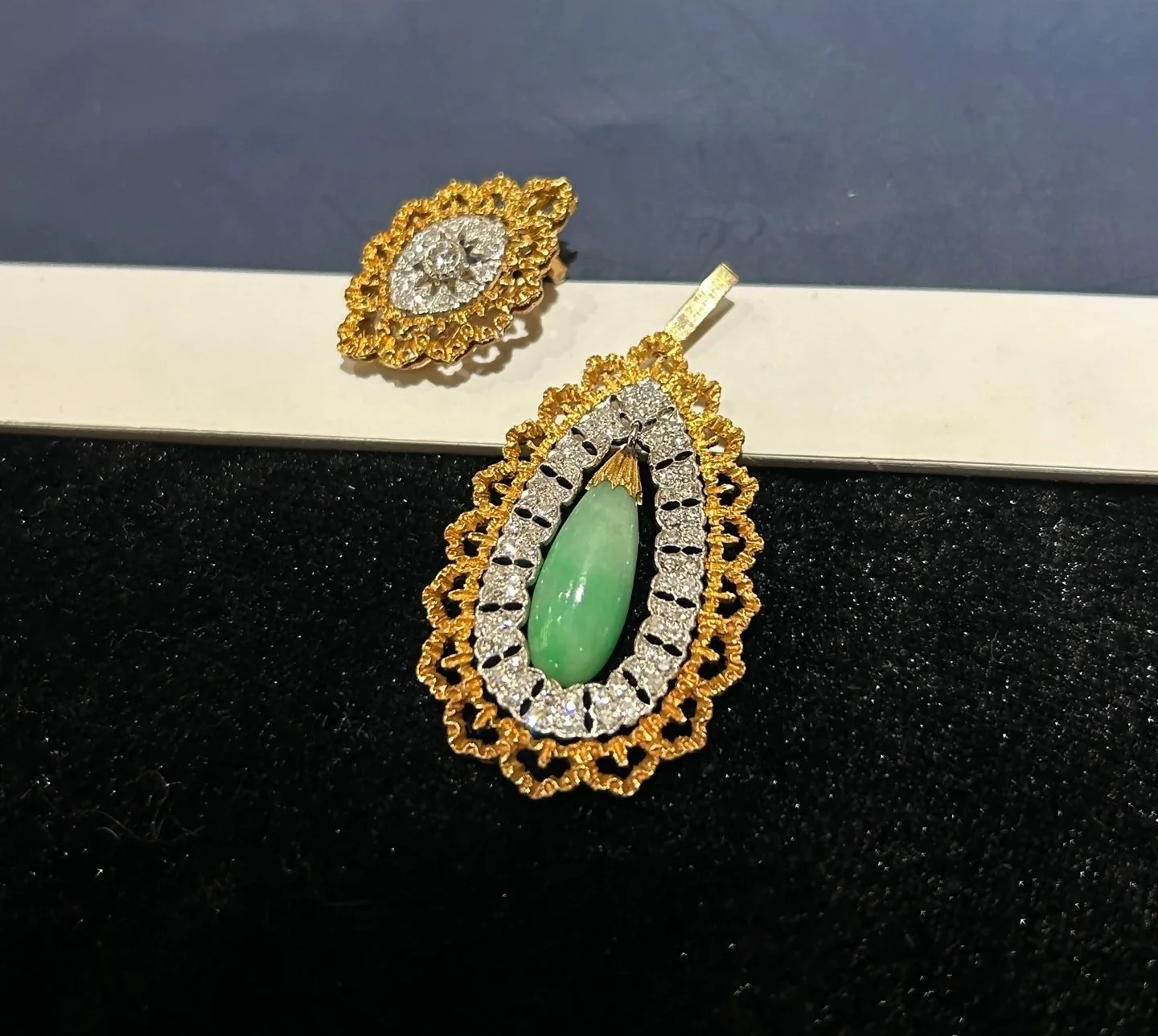 Buccellati Emerald Diamond Lace drop Ear Clips - Image 3