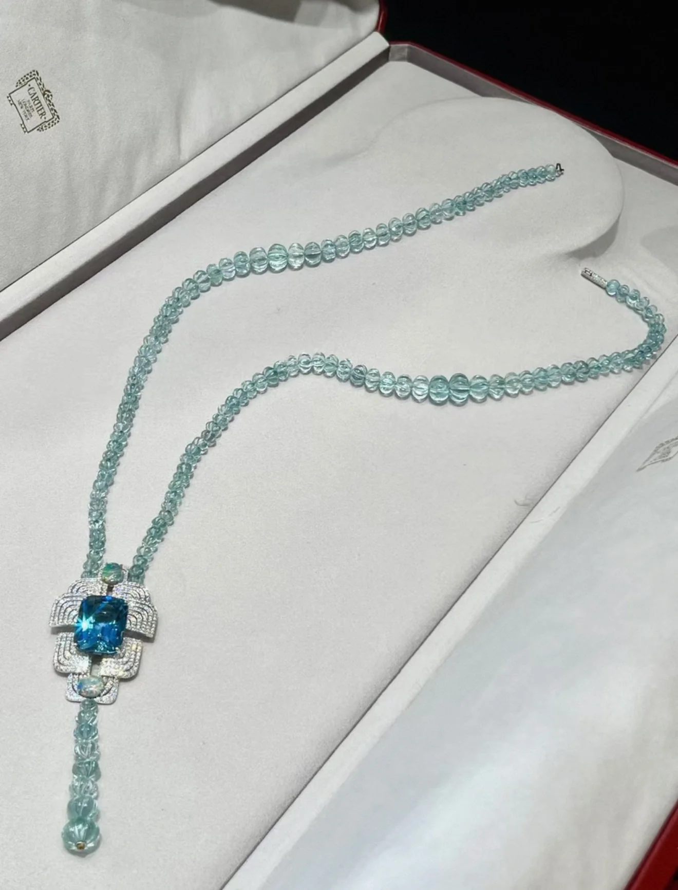 Cartier High Jewelry Necklace - Main stone: 37-carat aquamarine; two opals; chain beads: topaz. - Image 2