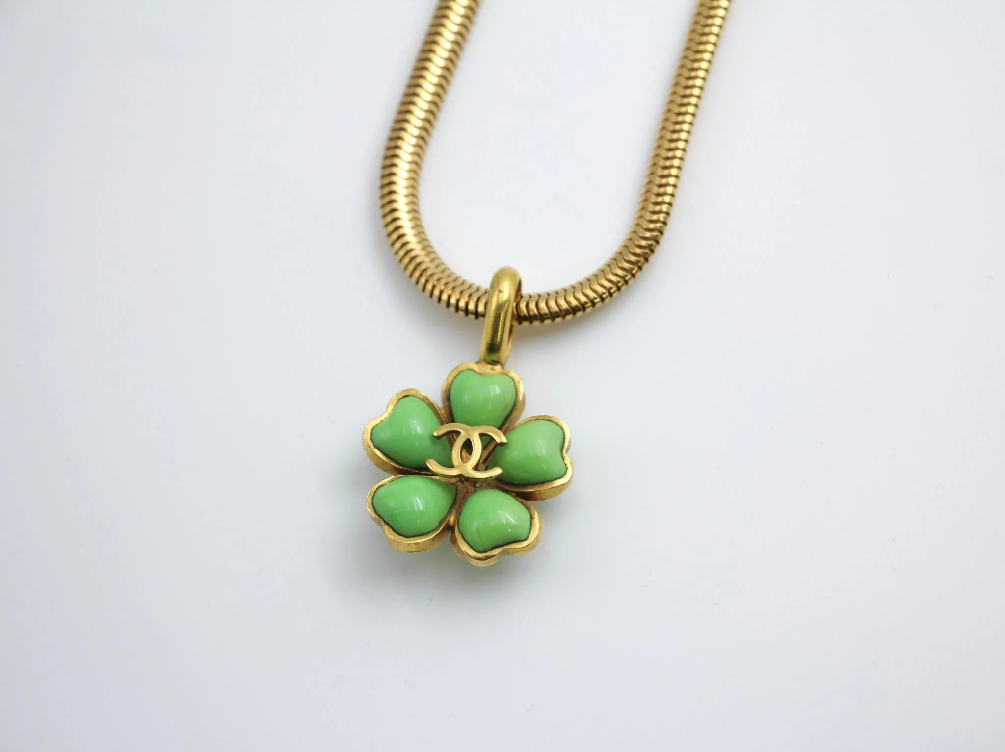 Chane Vintage 97P Glazed Green Camellia Pendant Necklace