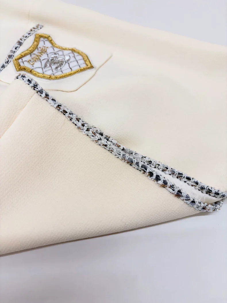 Chanel 05 ecru silk top - Image 4