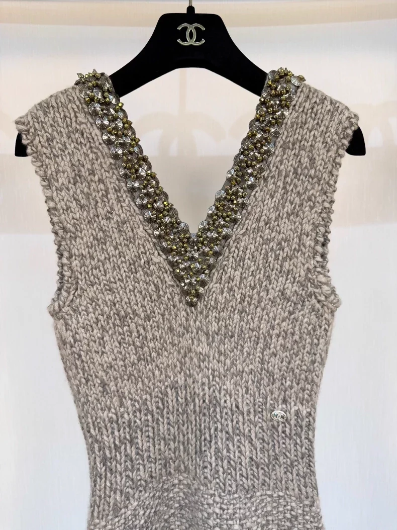Chanel 07A Deep V-Neck Crocheted Evening Dress - Image 2