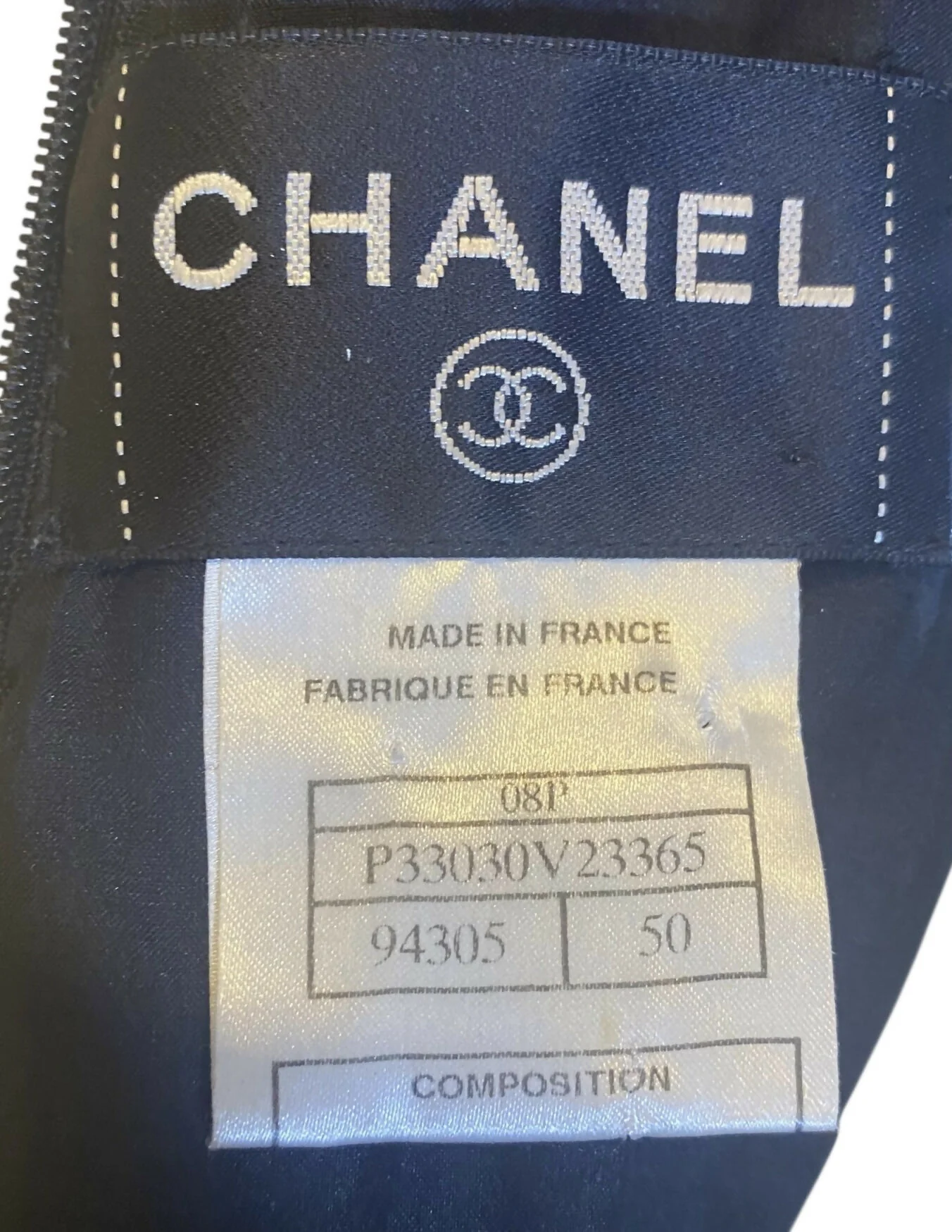 CHANEL 08P RUNWAY BLACK TWEED DRESS GOLD CC LOGO CHAINS FR 50 - Image 9
