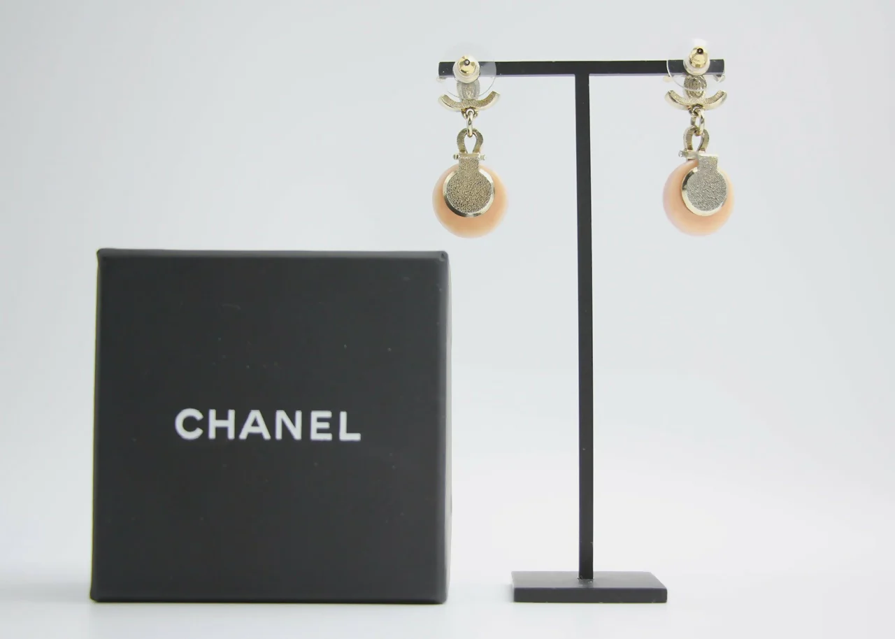 Chanel 09A Gripoix Pink Round Dangle Stud Earrings - Image 2