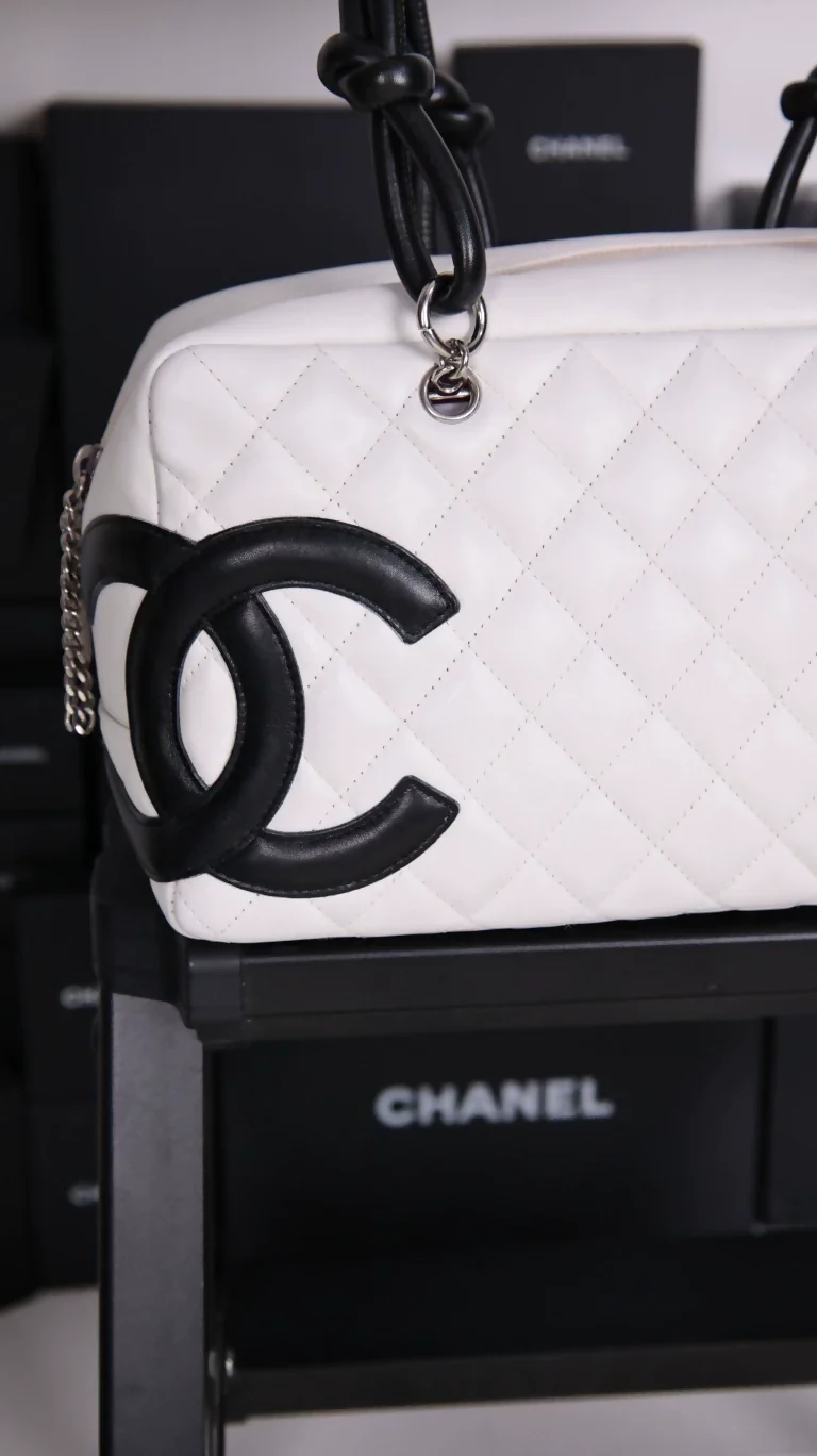 Chanel Black and White Cambon Shoulder Bag - Image 2