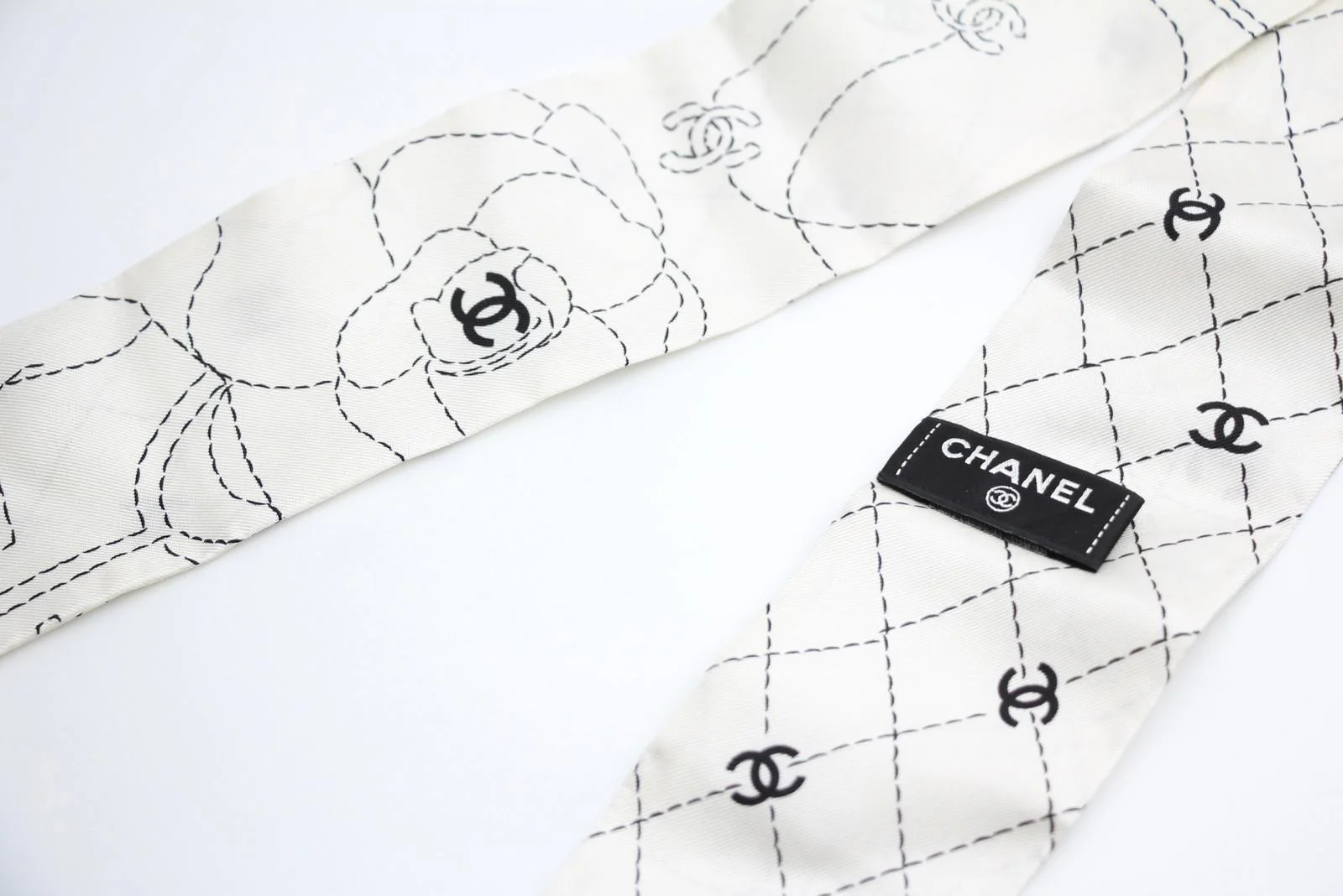 Chanel 100 Silk Slim Bandeau Coco Logo Twilly Scarf In Black And White - Image 12