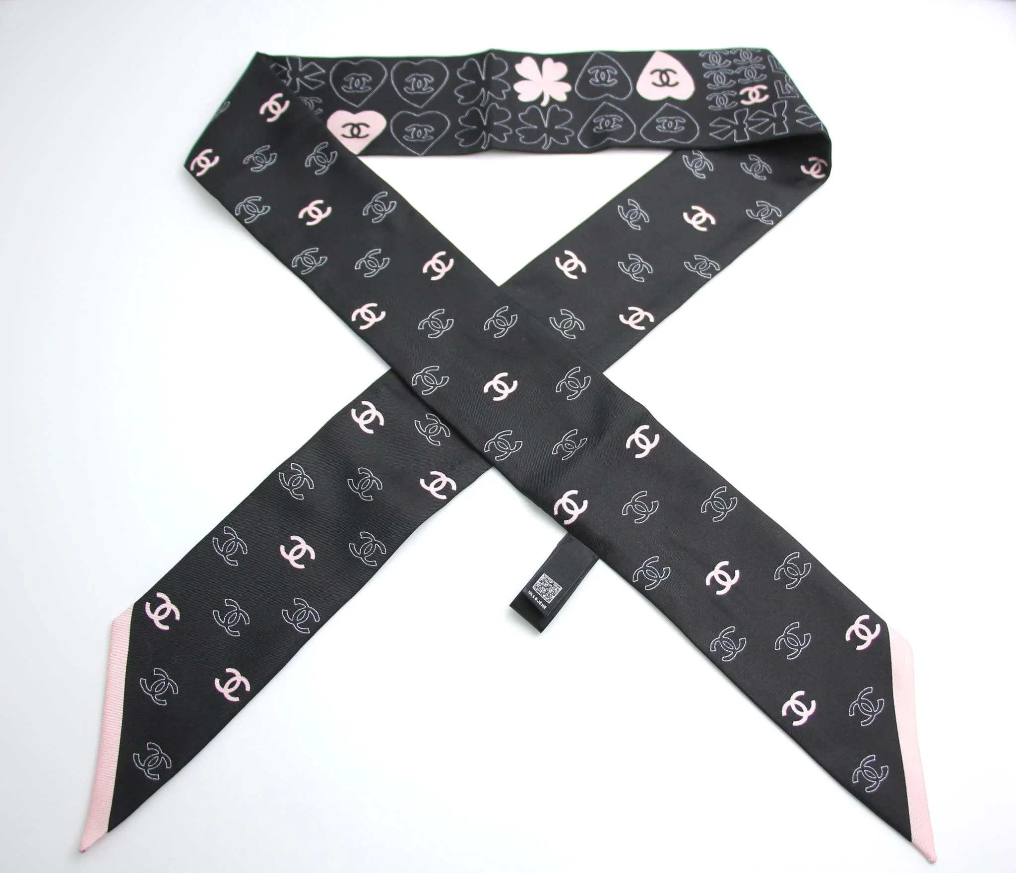 Chanel 100 Silk Twilly Cc Logo Four Leaf Clover Scarf In Black X Pink