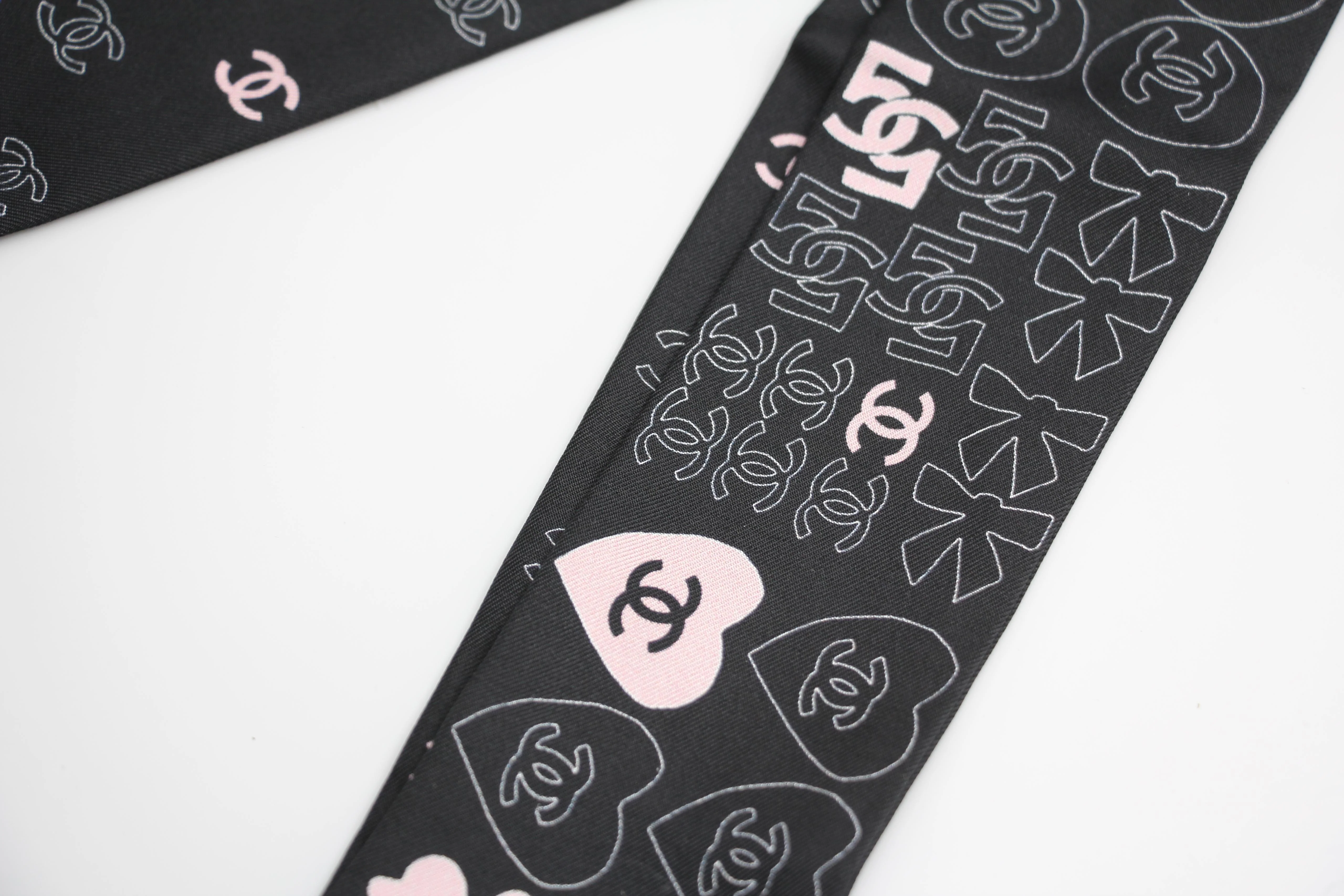 Chanel 100 Silk Twilly Cc Logo Four Leaf Clover Scarf In Black X Pink - Image 4