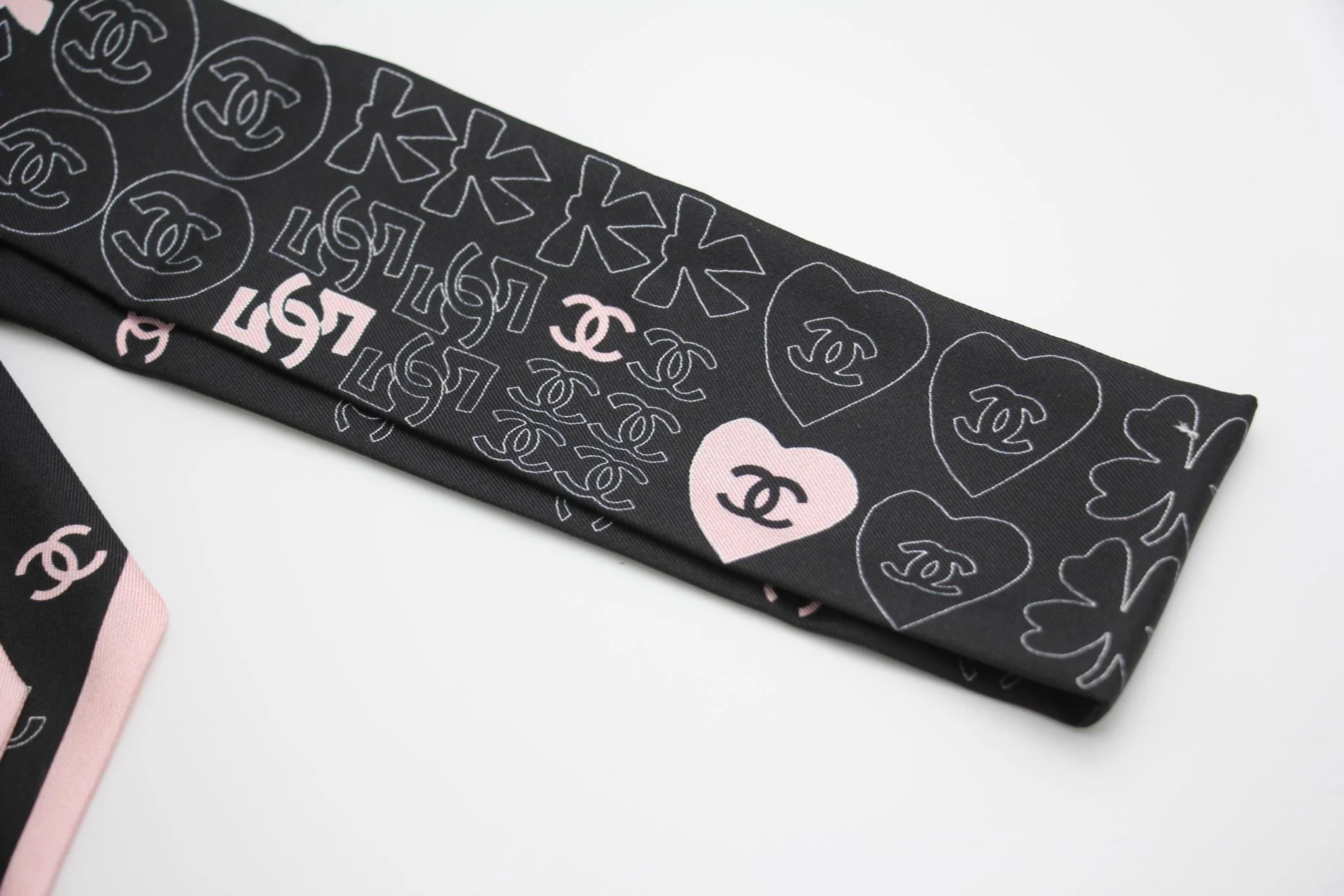 Chanel 100 Silk Twilly Cc Logo Four Leaf Clover Scarf In Black X Pink - Image 7