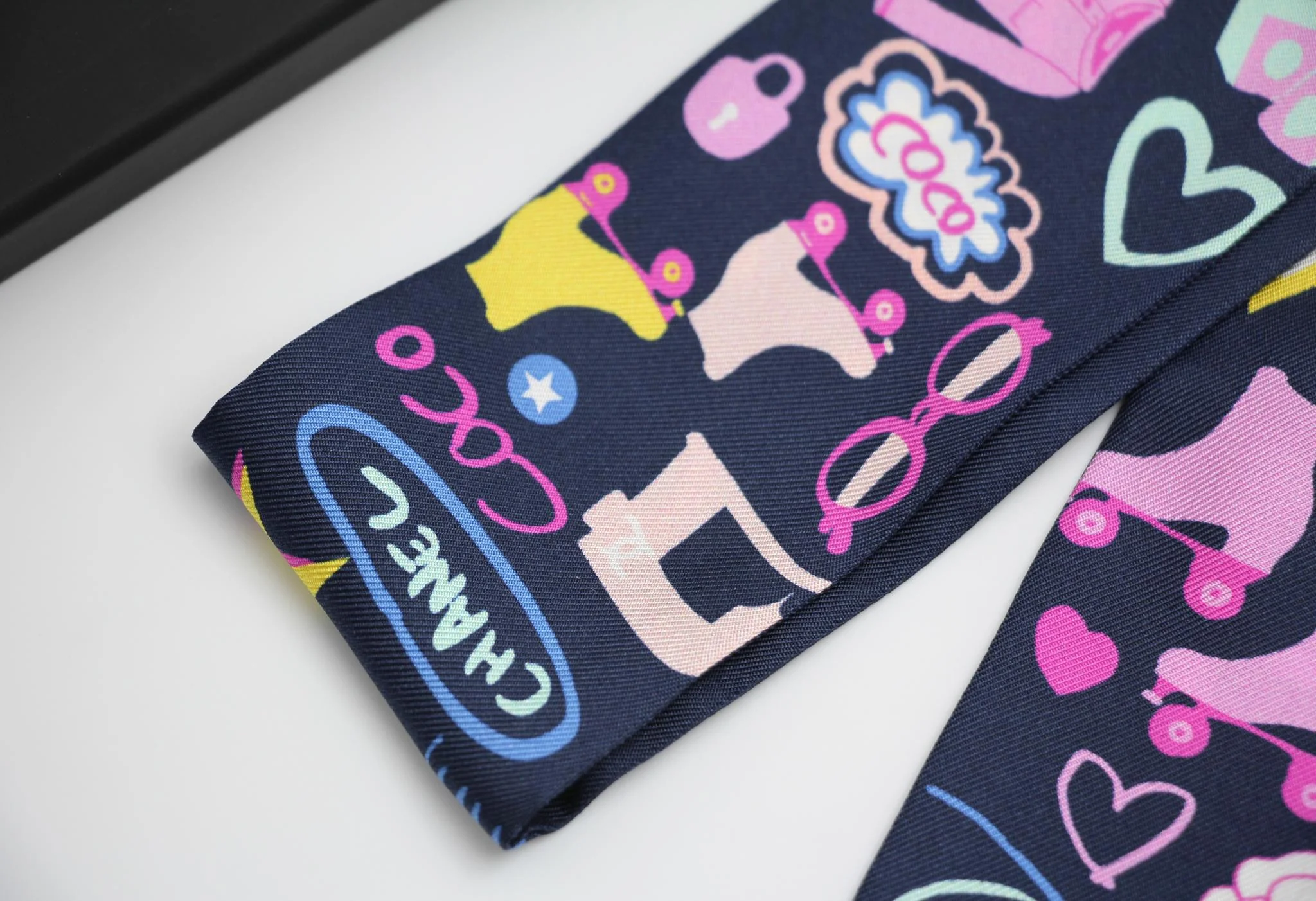 Chanel 100 Silk Twilly Cc Mark Scarf In Navy Blue - Image 10