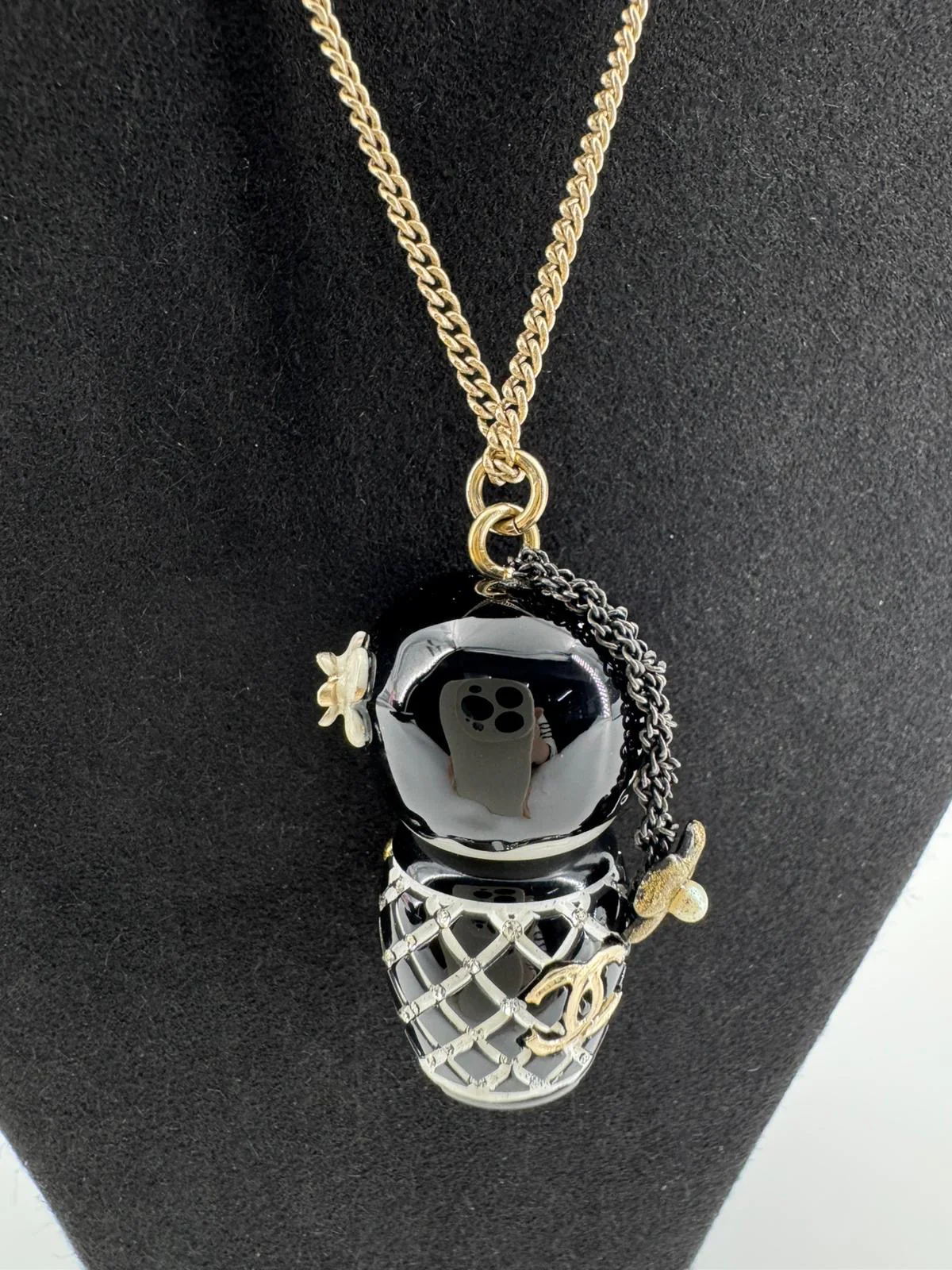 Chanel 10A Double C Acrylic Porcelain shanghai Doll Necklace - Image 27