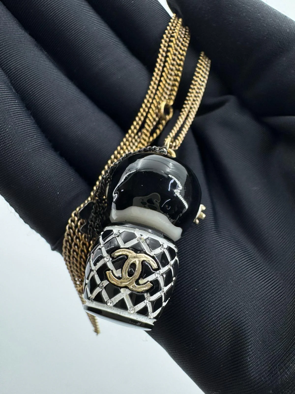 Chanel 10A Double C Acrylic Porcelain shanghai Doll Necklace - Image 7