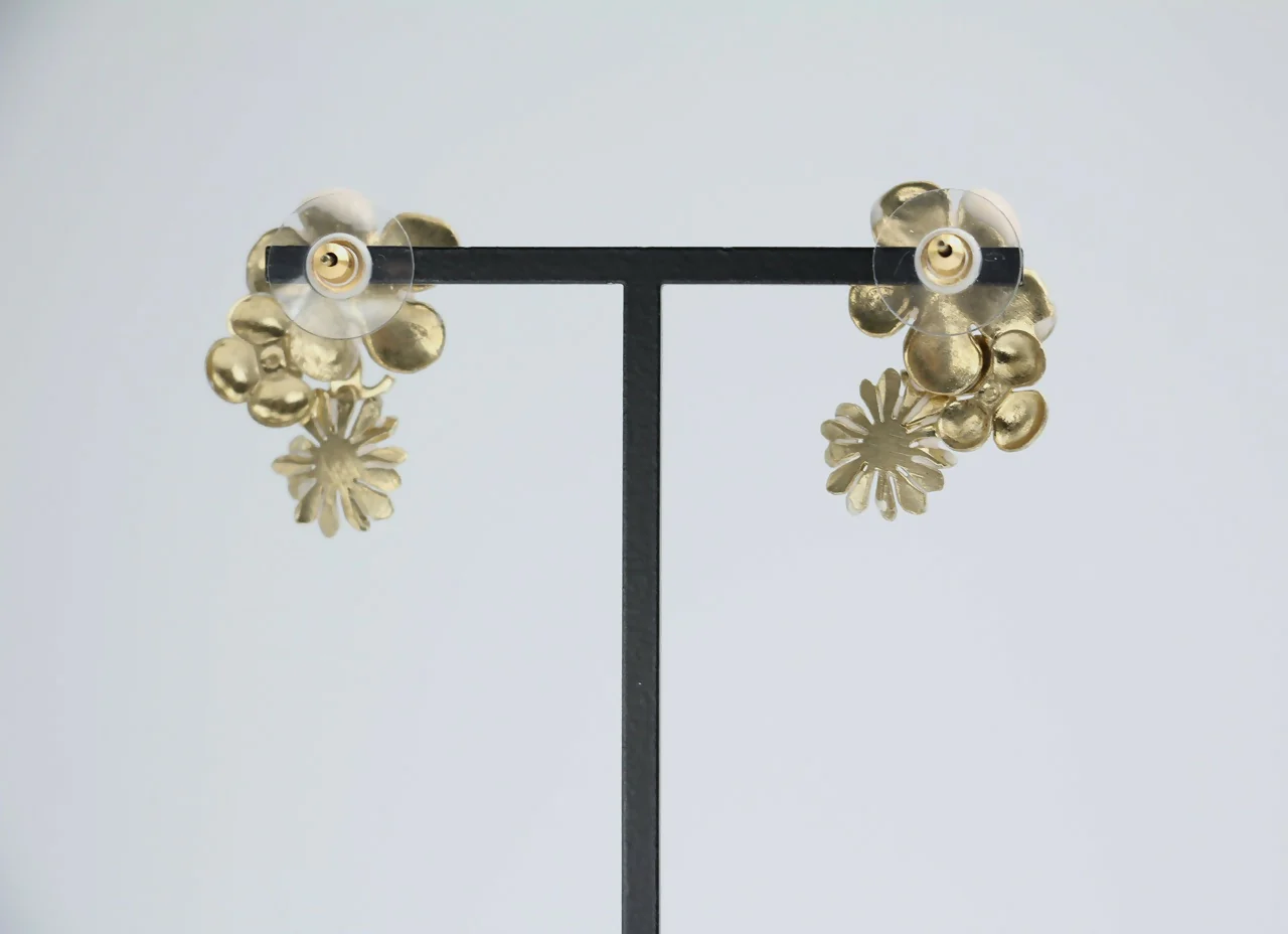 Chanel 10P Enamel Pink Camellia & Chrysanthemum Stud Earrings - Image 3
