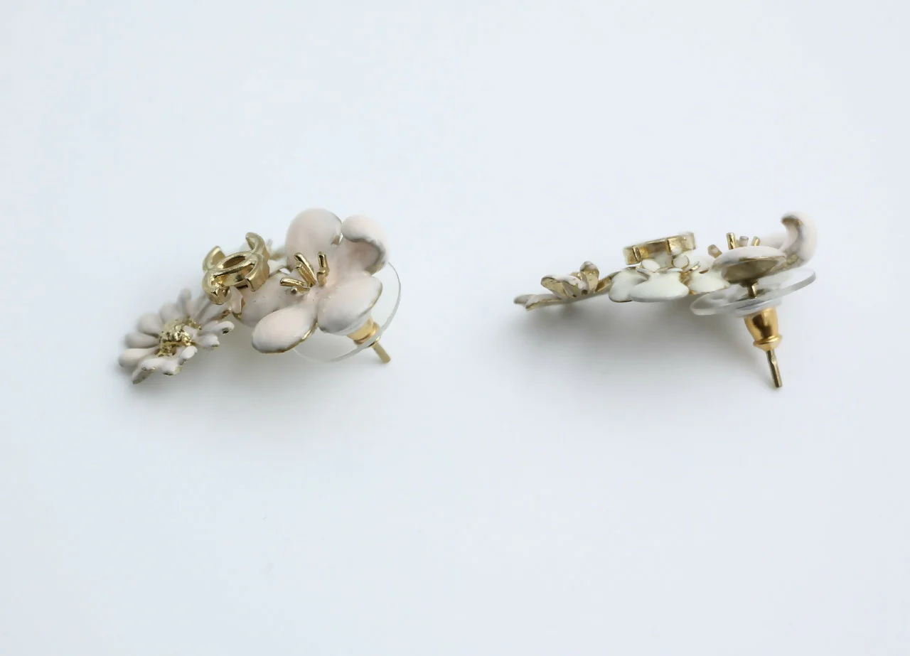 Chanel 10P Enamel Pink Camellia & Chrysanthemum Stud Earrings - Image 7