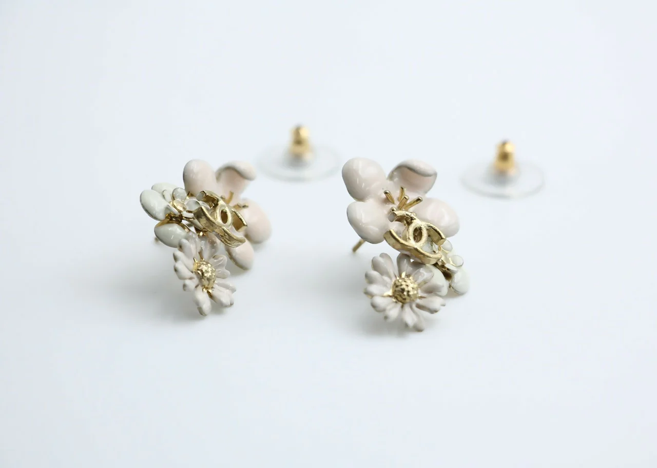 Chanel 10P Enamel Pink Camellia & Chrysanthemum Stud Earrings - Image 8