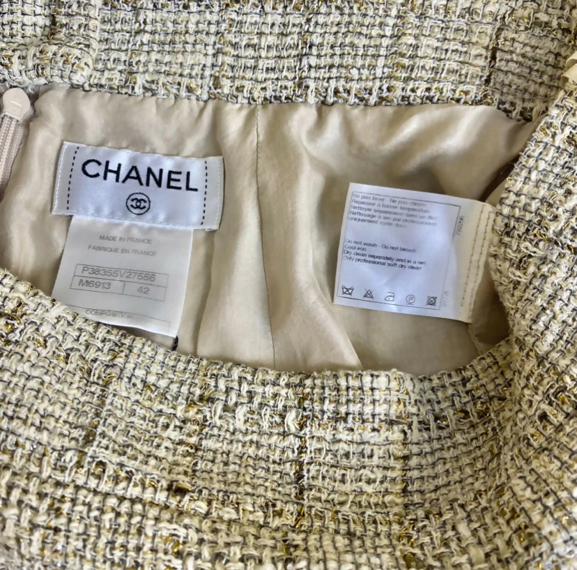 Chanel 10P Fantasy Tweed Beige Metallic Gold Jacket Skirt Suit Set FR 42/44 - Image 9