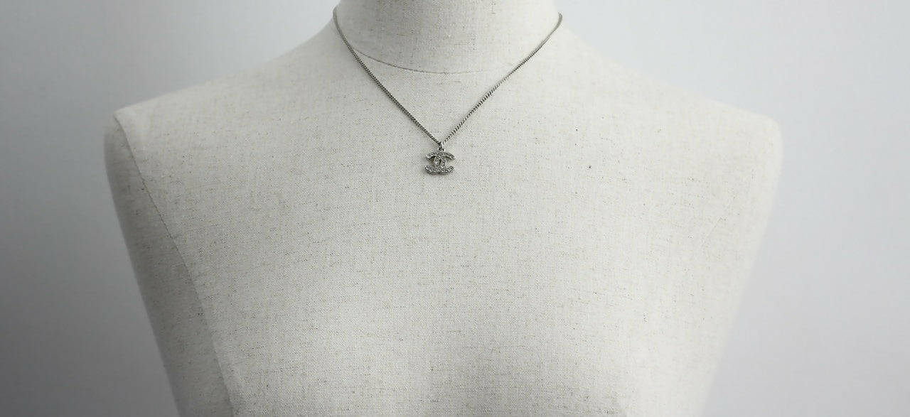 Chanel 10V Rhinestone Silver CC Mark Necklace - Image 2