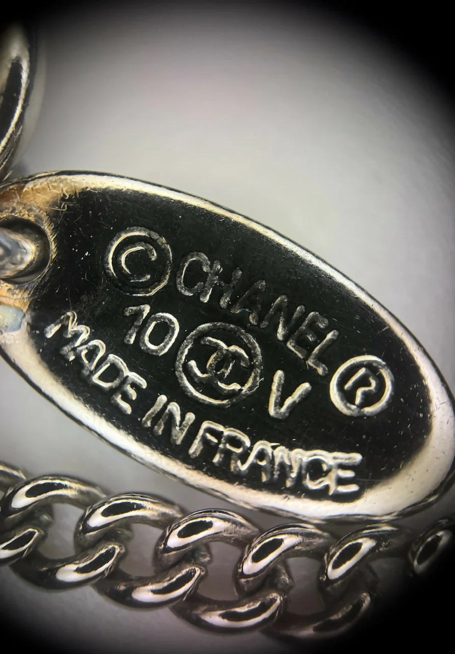 Chanel 10V Rhinestone Silver CC Mark Necklace - Image 9