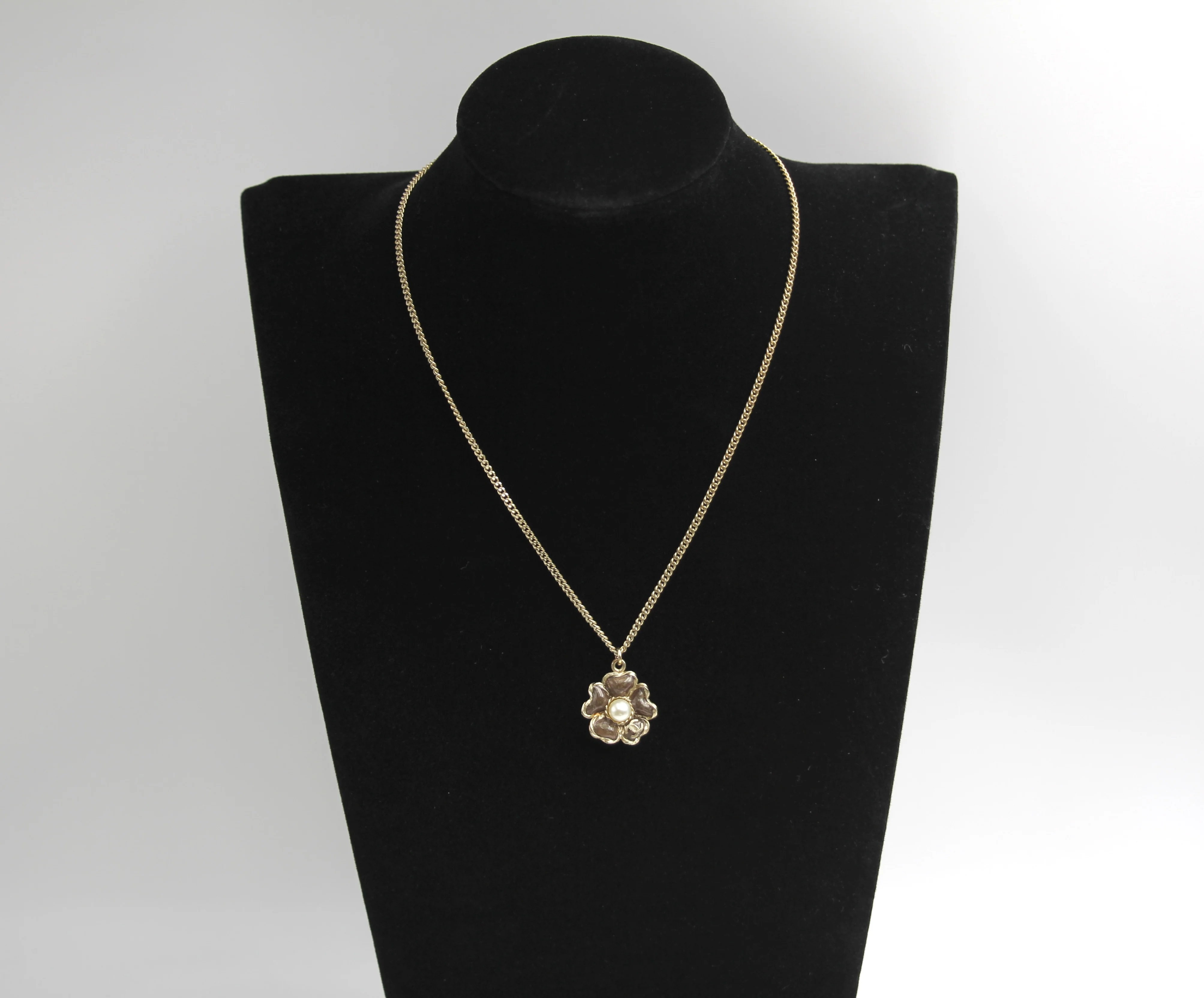 Chanel 11A Glazed Brown Five-Leaf Clover Two-Wear Necklace - Image 3
