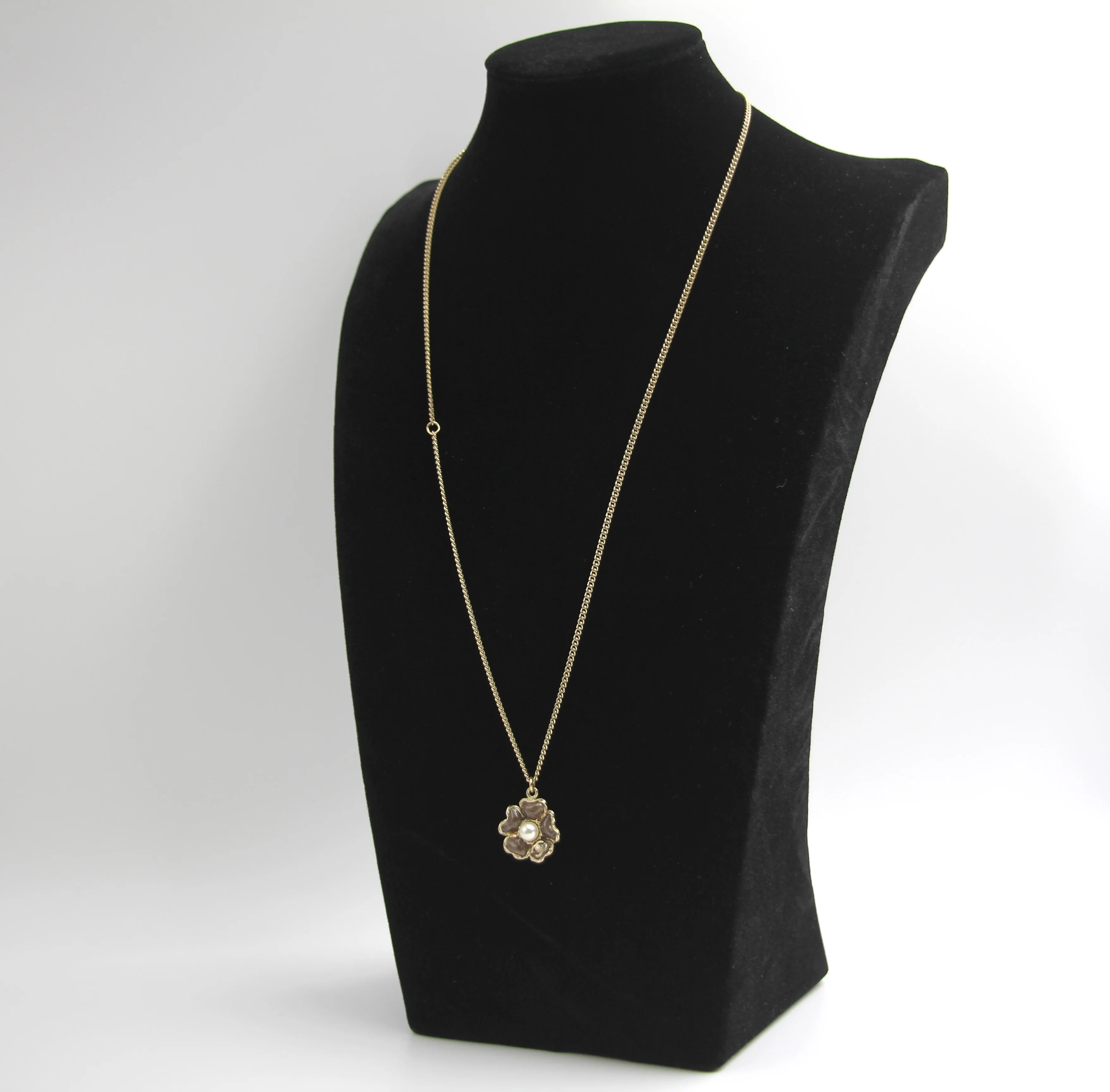 Chanel 11A Glazed Brown Five-Leaf Clover Two-Wear Necklace - Image 4