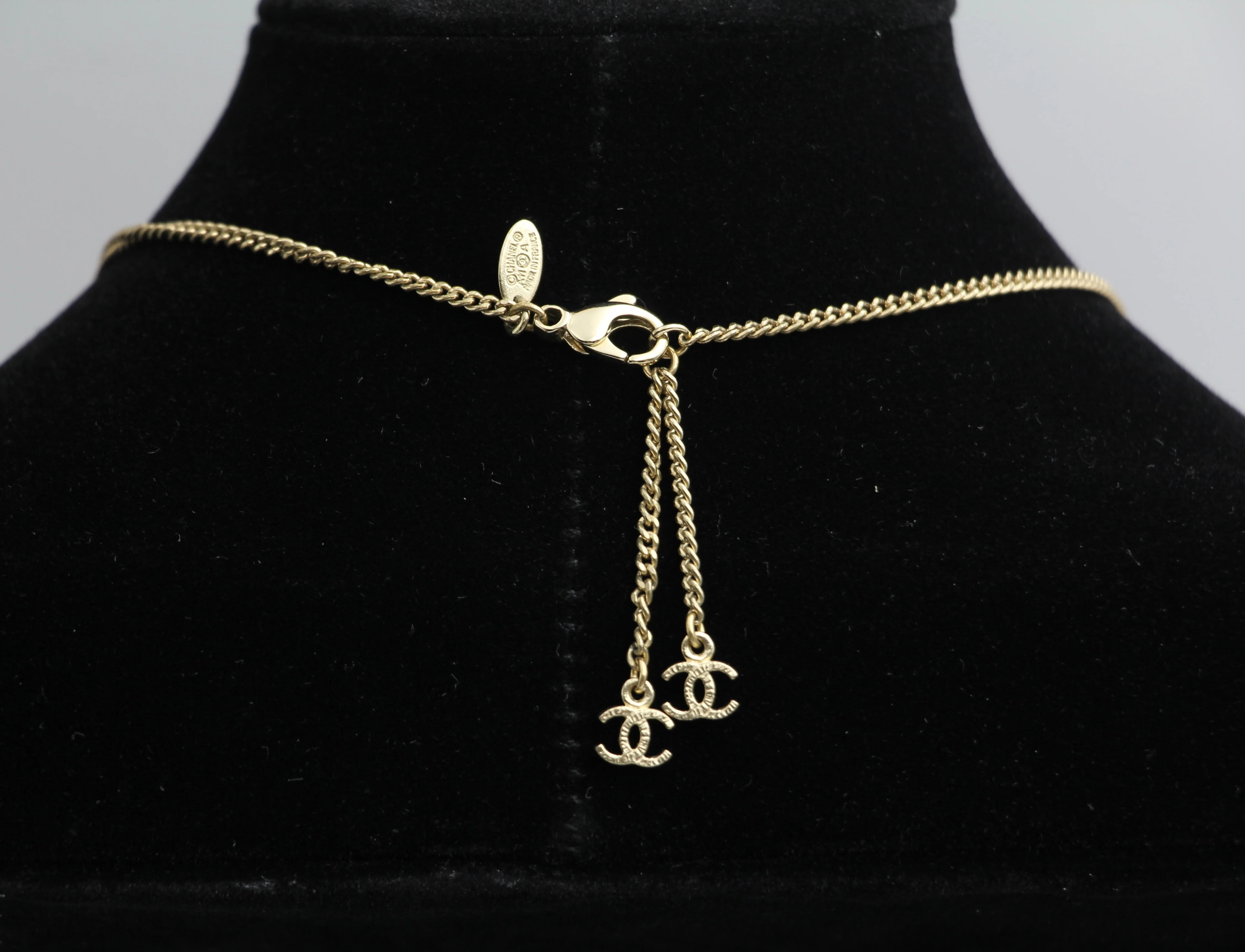 Chanel 11A Glazed Brown Five-Leaf Clover Two-Wear Necklace - Image 6