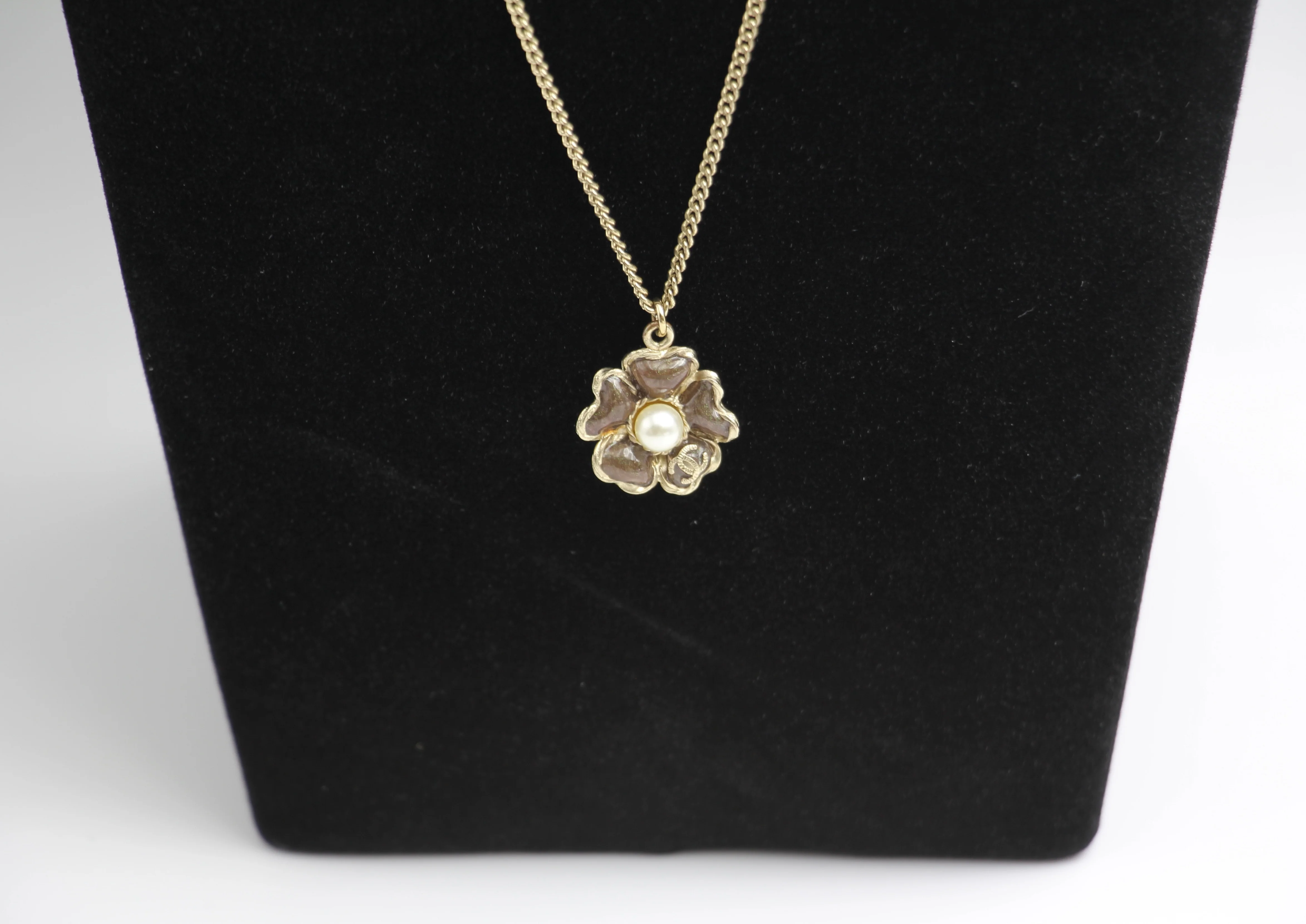 Chanel 11A Glazed Brown Five-Leaf Clover Two-Wear Necklace - Image 9