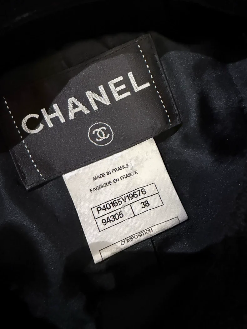 Chanel 11S Black Tweed Jacket - Image 4