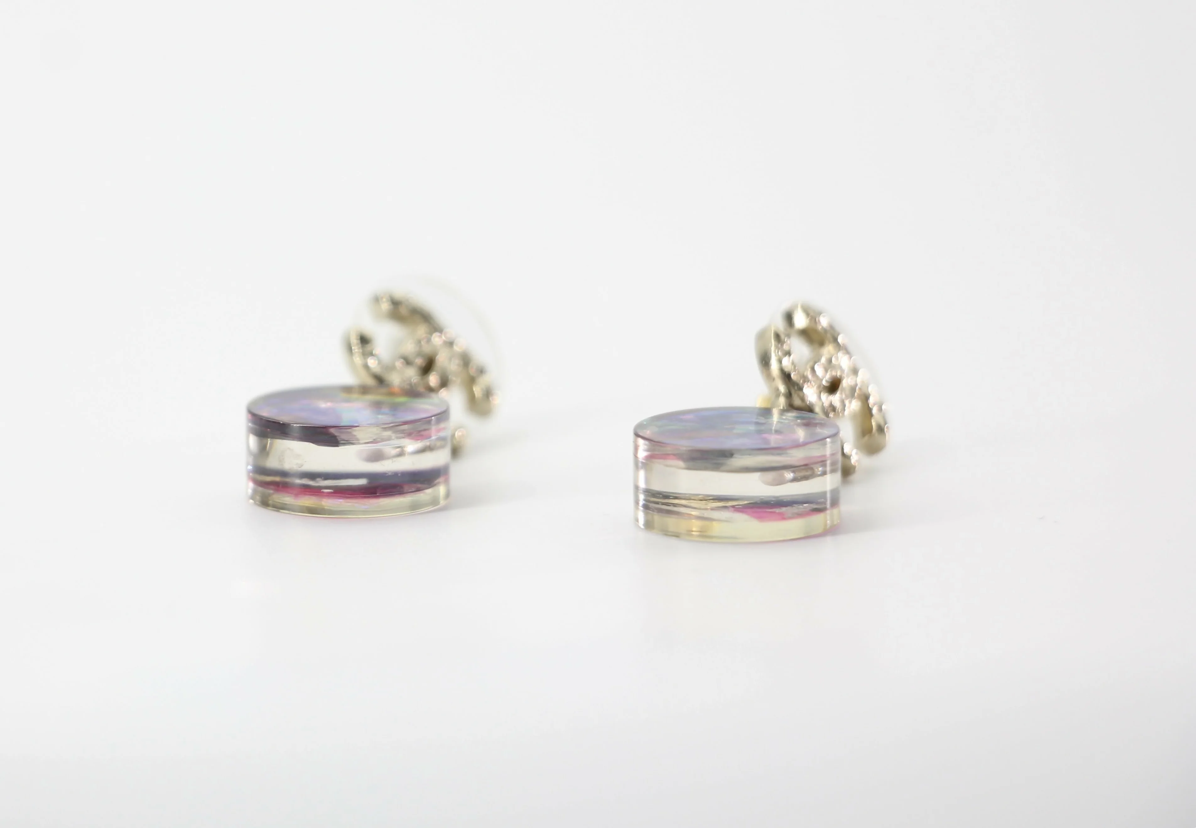 Chanel 12A Fantasy Purple Resin Round Dangle Clip-on Earrings - Image 7