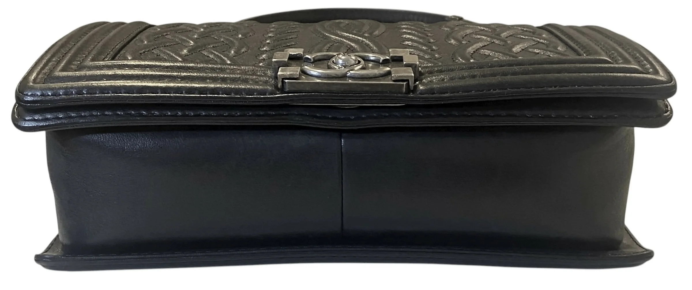 Chanel 13A Paris Edinburgh Black Lambskin Old Medium Embossed Celtic Knot Boy Flap Bag - Image 7