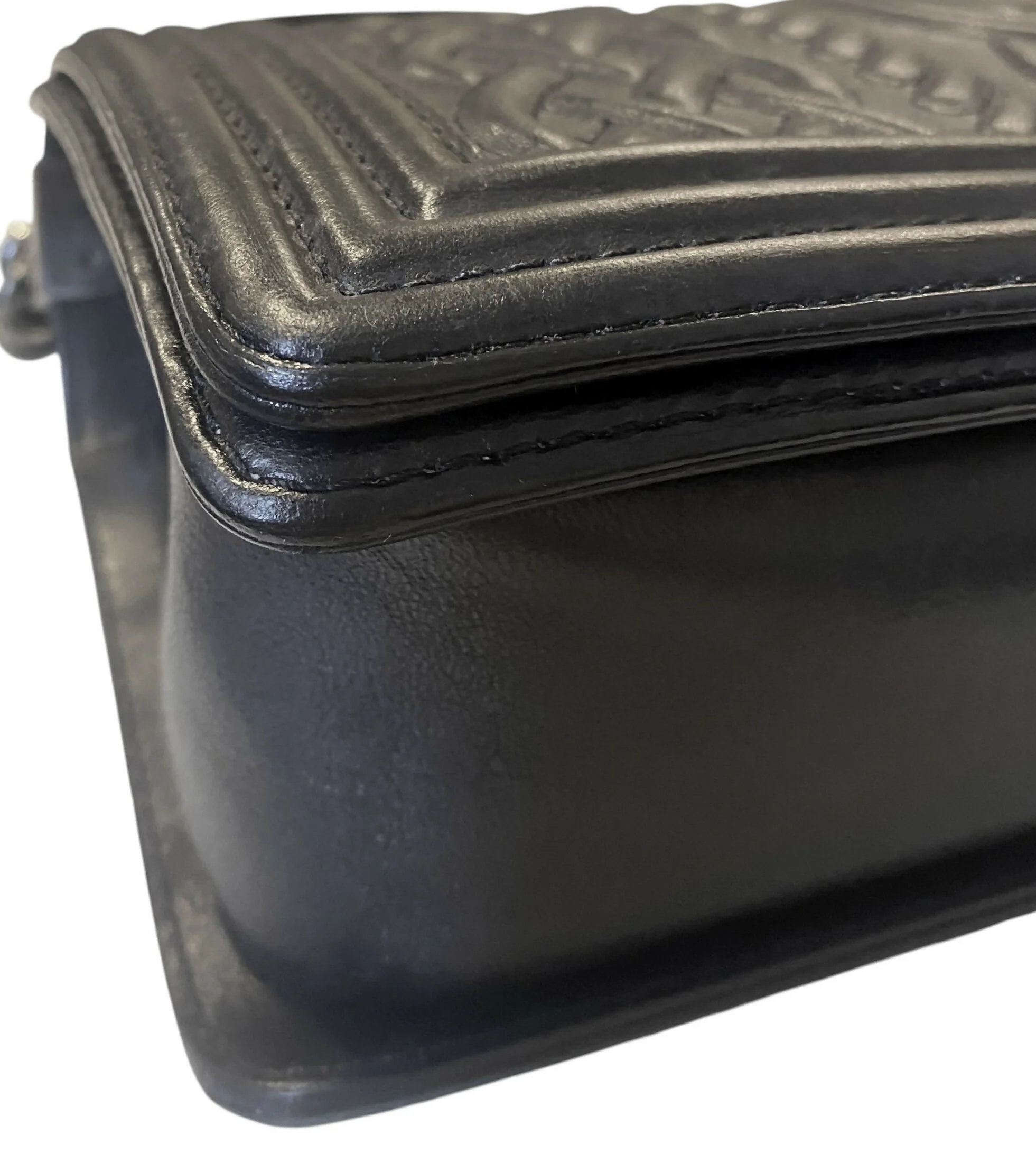 Chanel 13A Paris Edinburgh Black Lambskin Old Medium Embossed Celtic Knot Boy Flap Bag - Image 8
