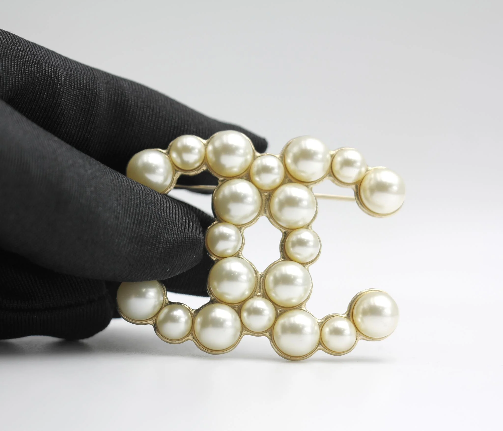 Chanel 13S Imitation Pearl Cc Brooch G Dragon Same Style - Image 10