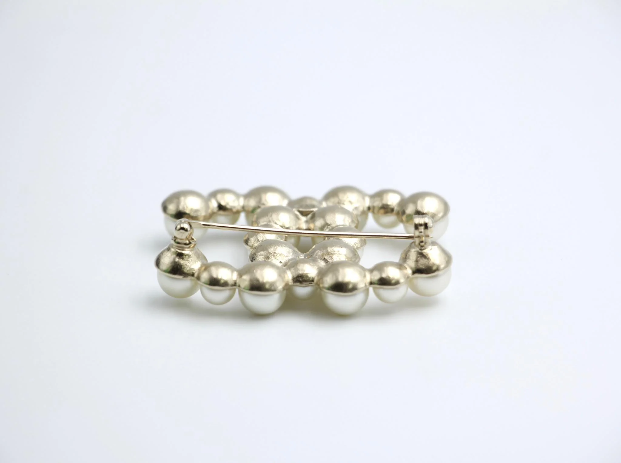 Chanel 13S Imitation Pearl Cc Brooch G Dragon Same Style - Image 4