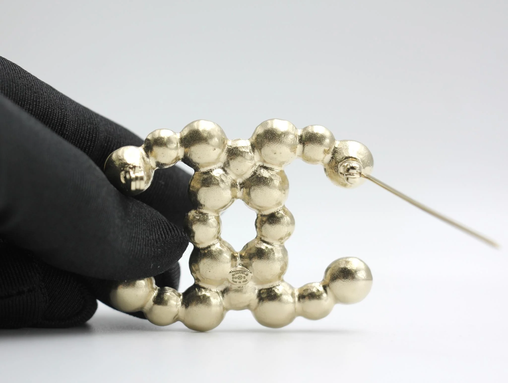 Chanel 13S Imitation Pearl Cc Brooch G Dragon Same Style - Image 9