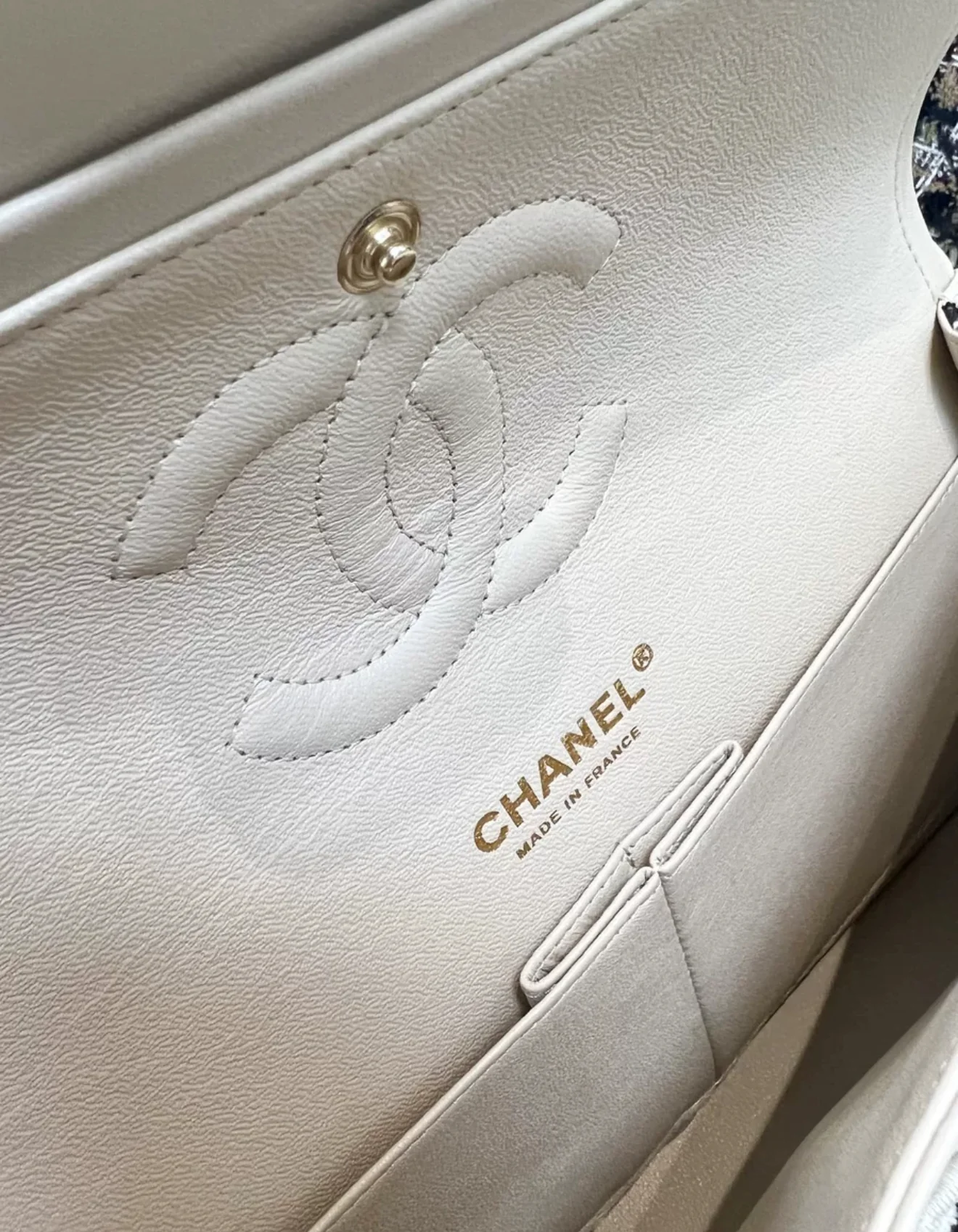 Chanel 14C Black & White Striped Flap Bag - Image 6